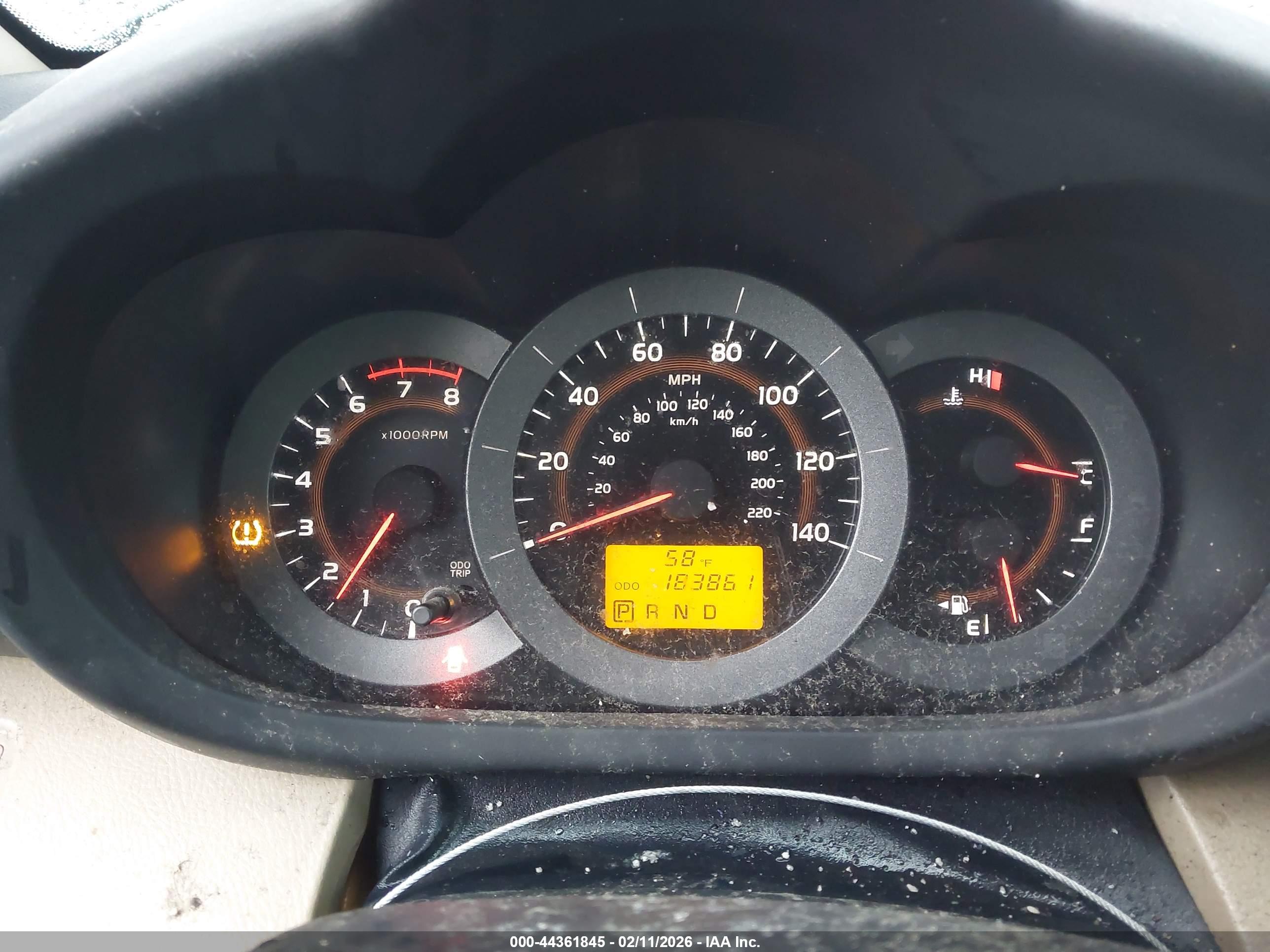 TOYOTA RAV4 image 7