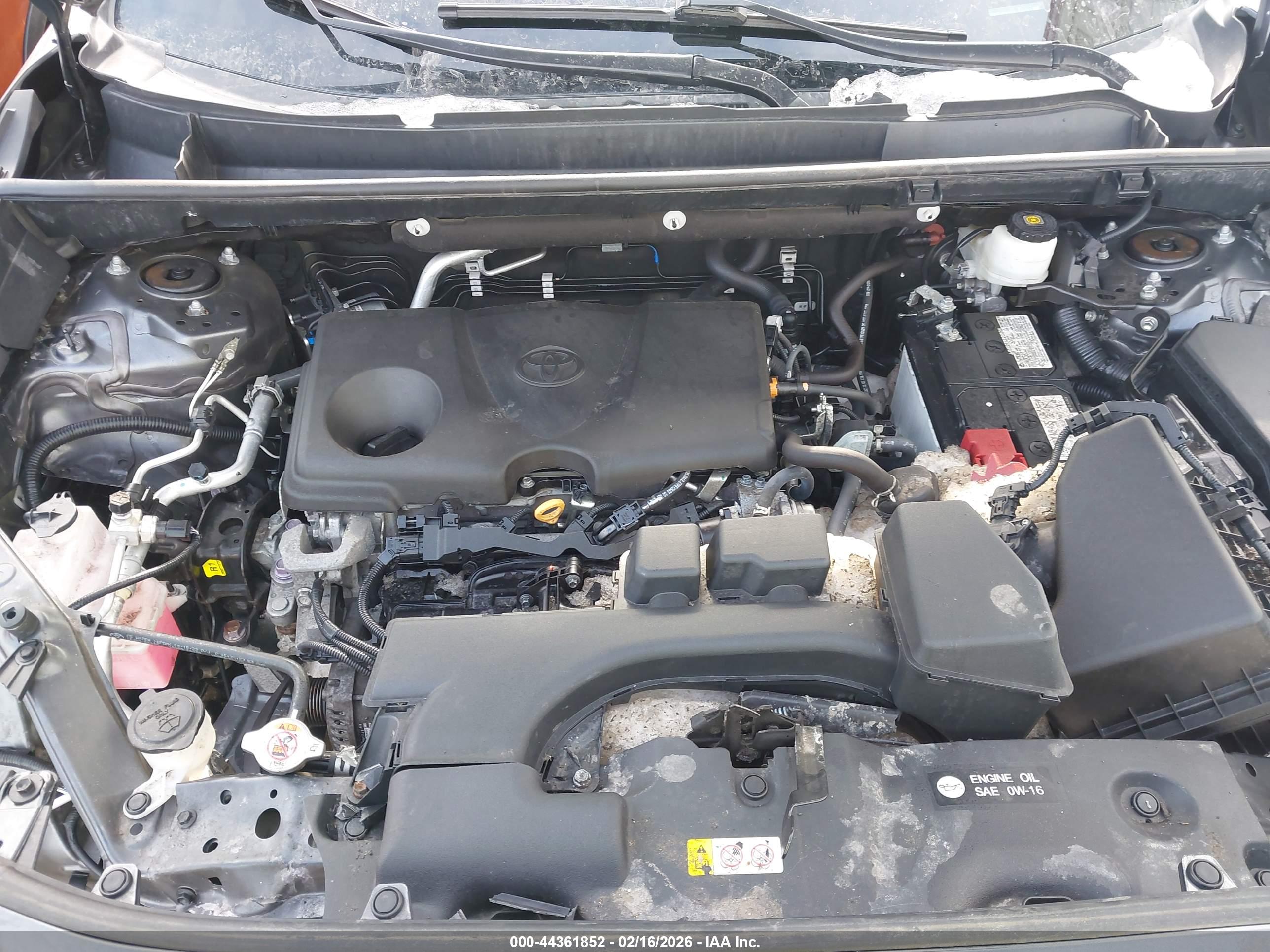 TOYOTA RAV4 image 10