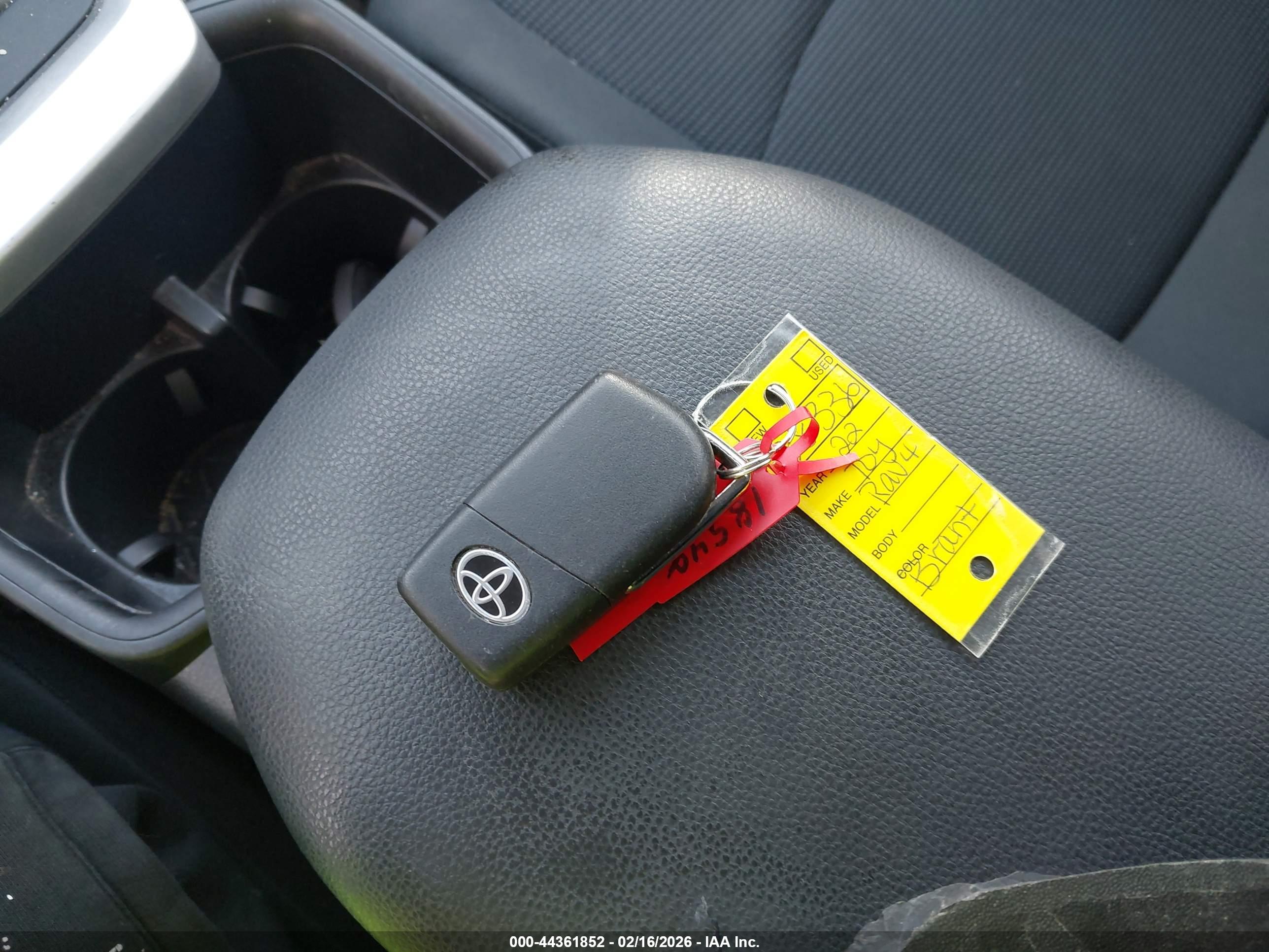 TOYOTA RAV4 image 11