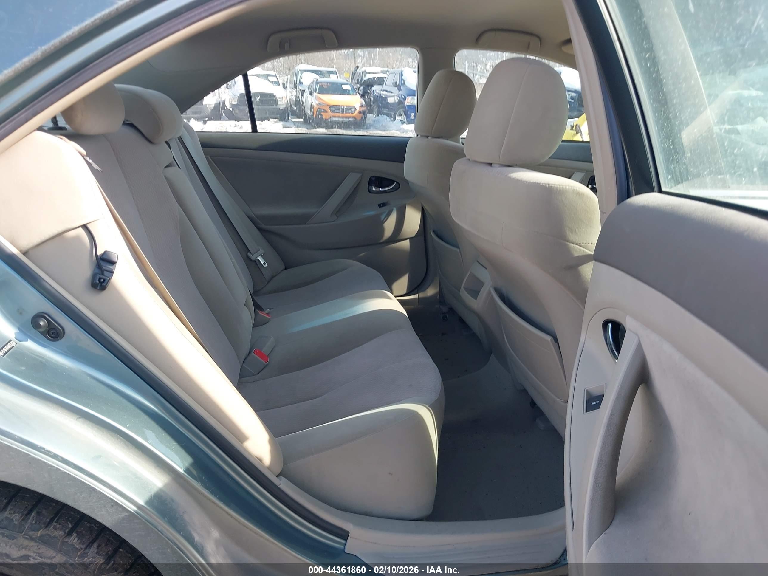 TOYOTA CAMRY image 8