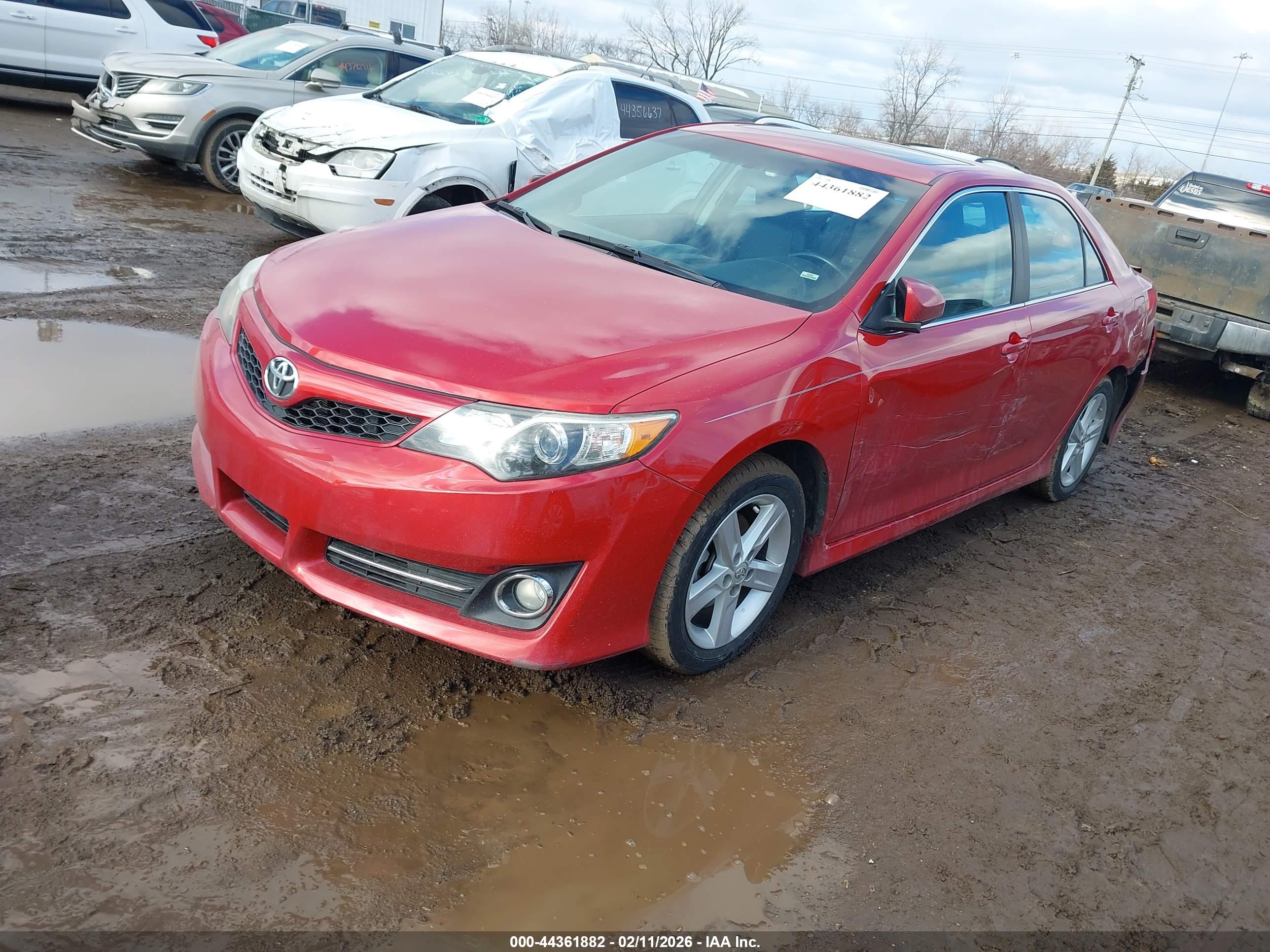 TOYOTA CAMRY image 2
