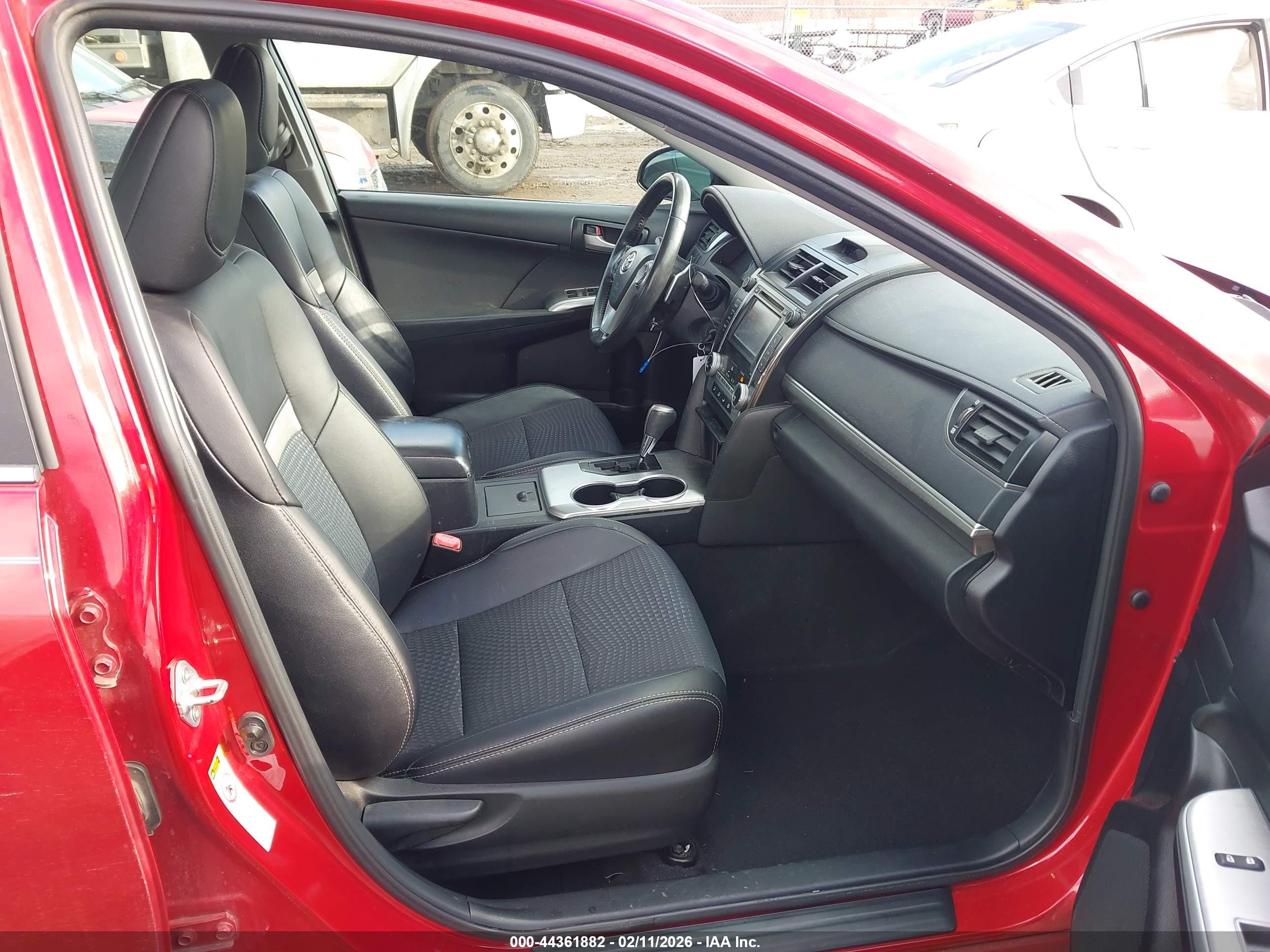 TOYOTA CAMRY image 5