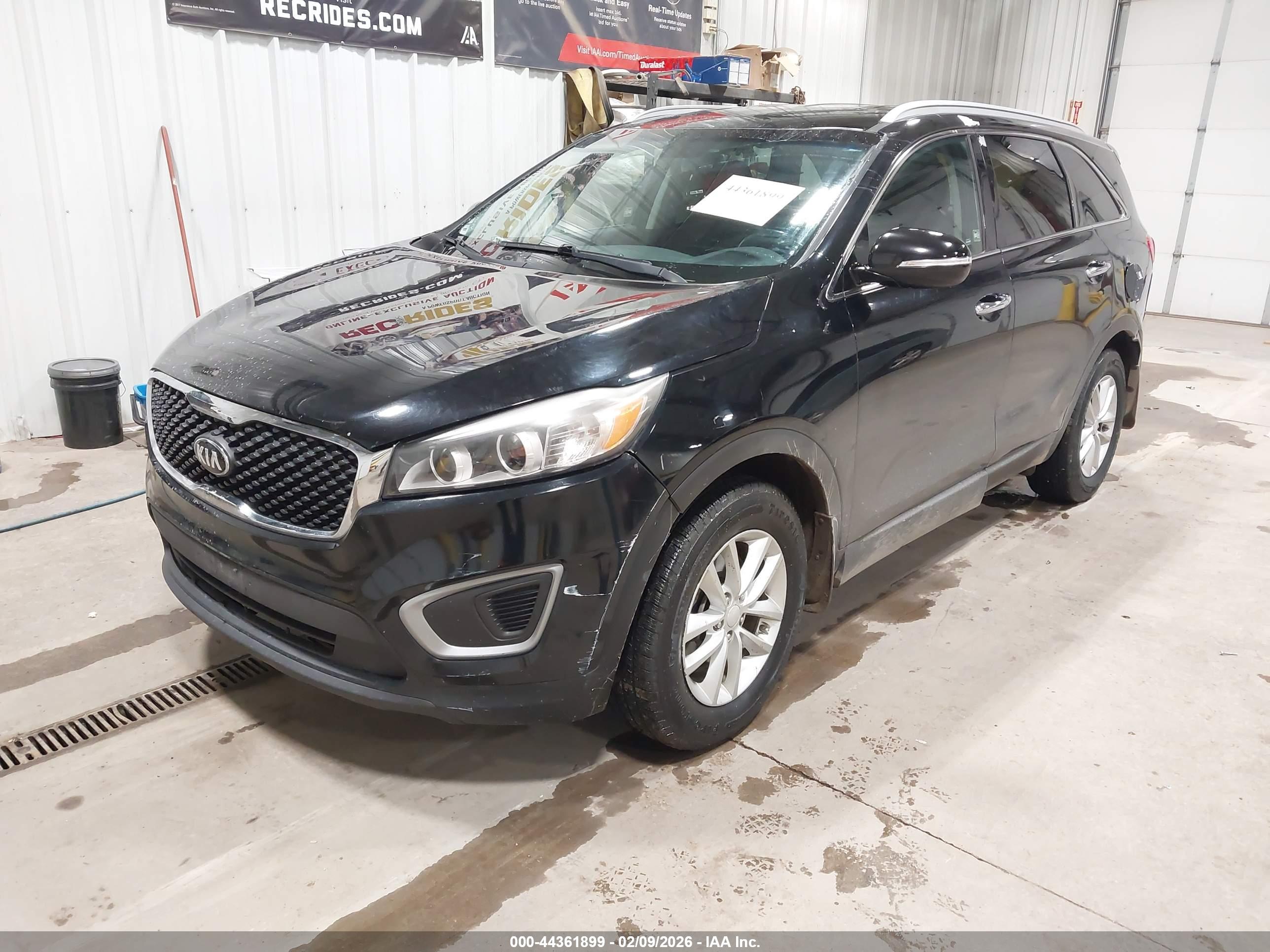 KIA SORENTO image 2