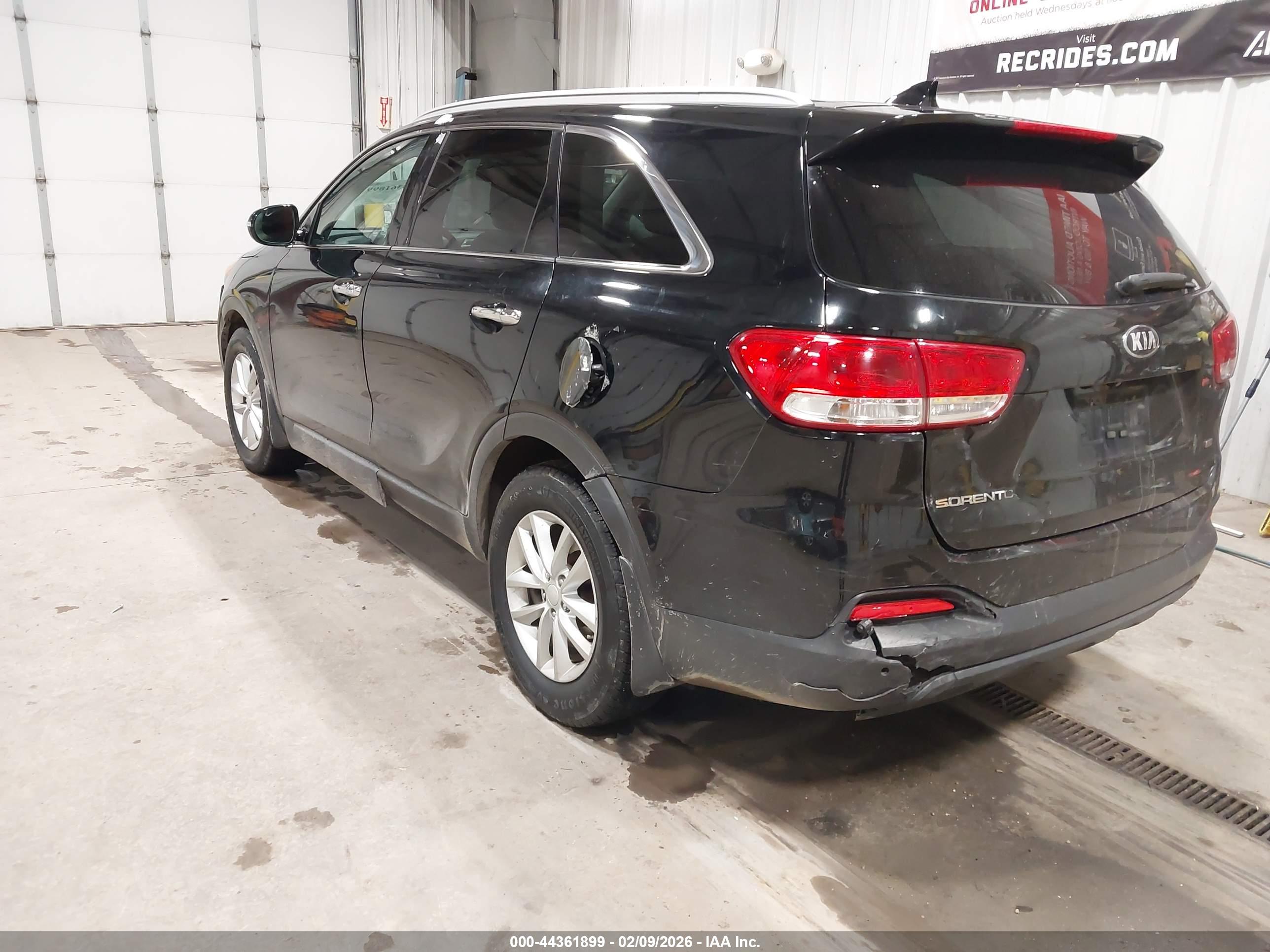 KIA SORENTO image 3