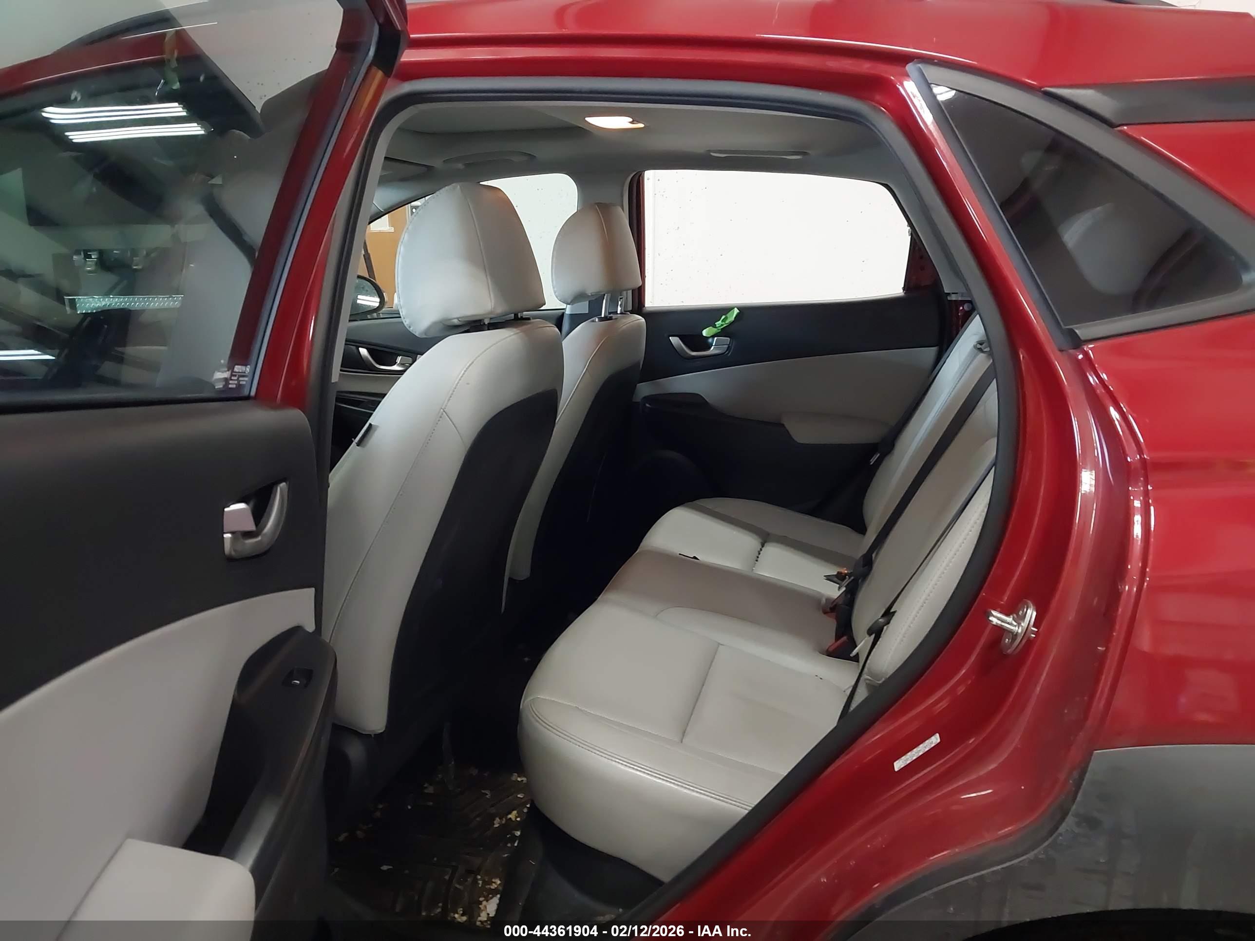 HYUNDAI KONA image 8