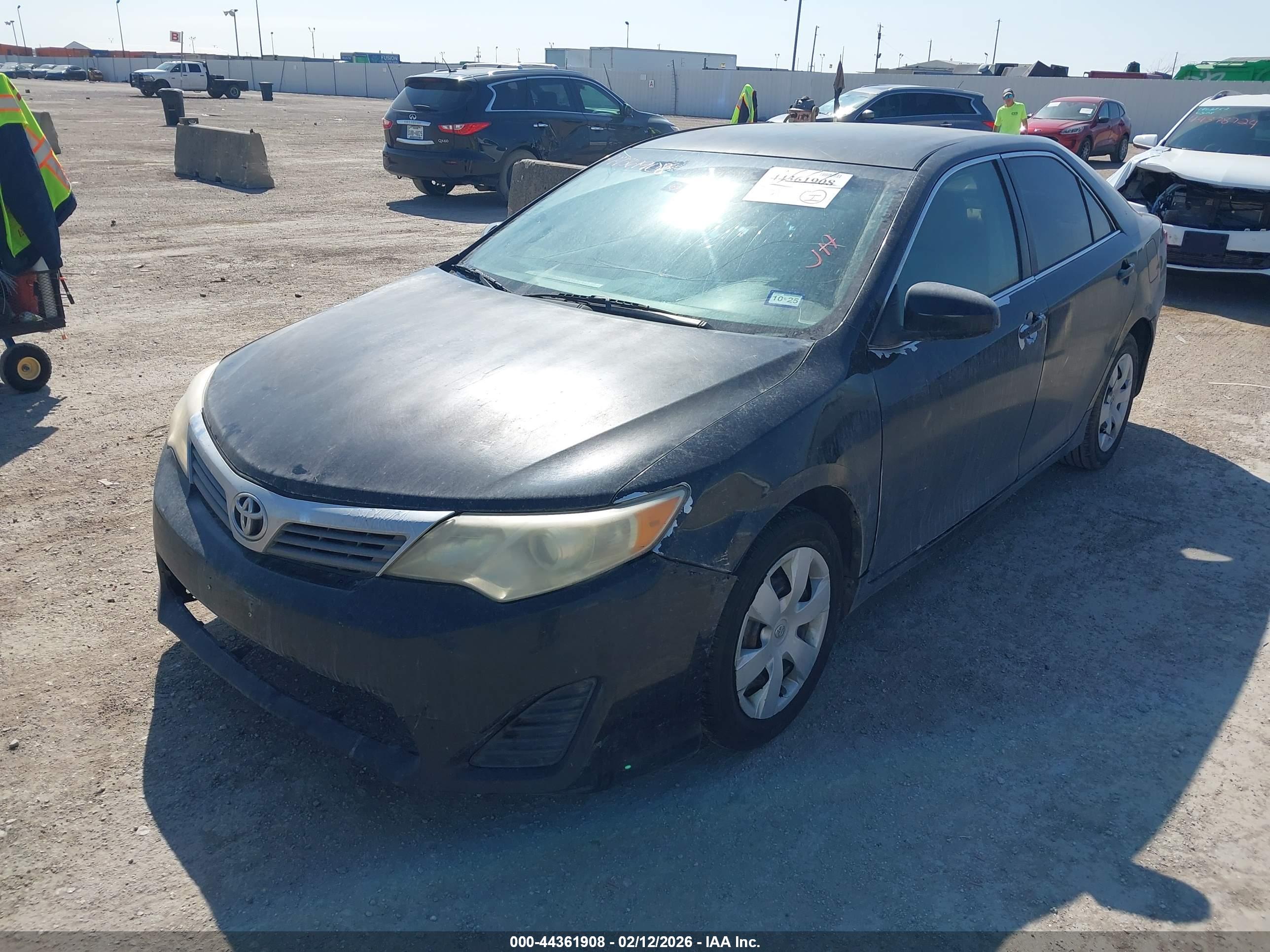TOYOTA CAMRY image 2