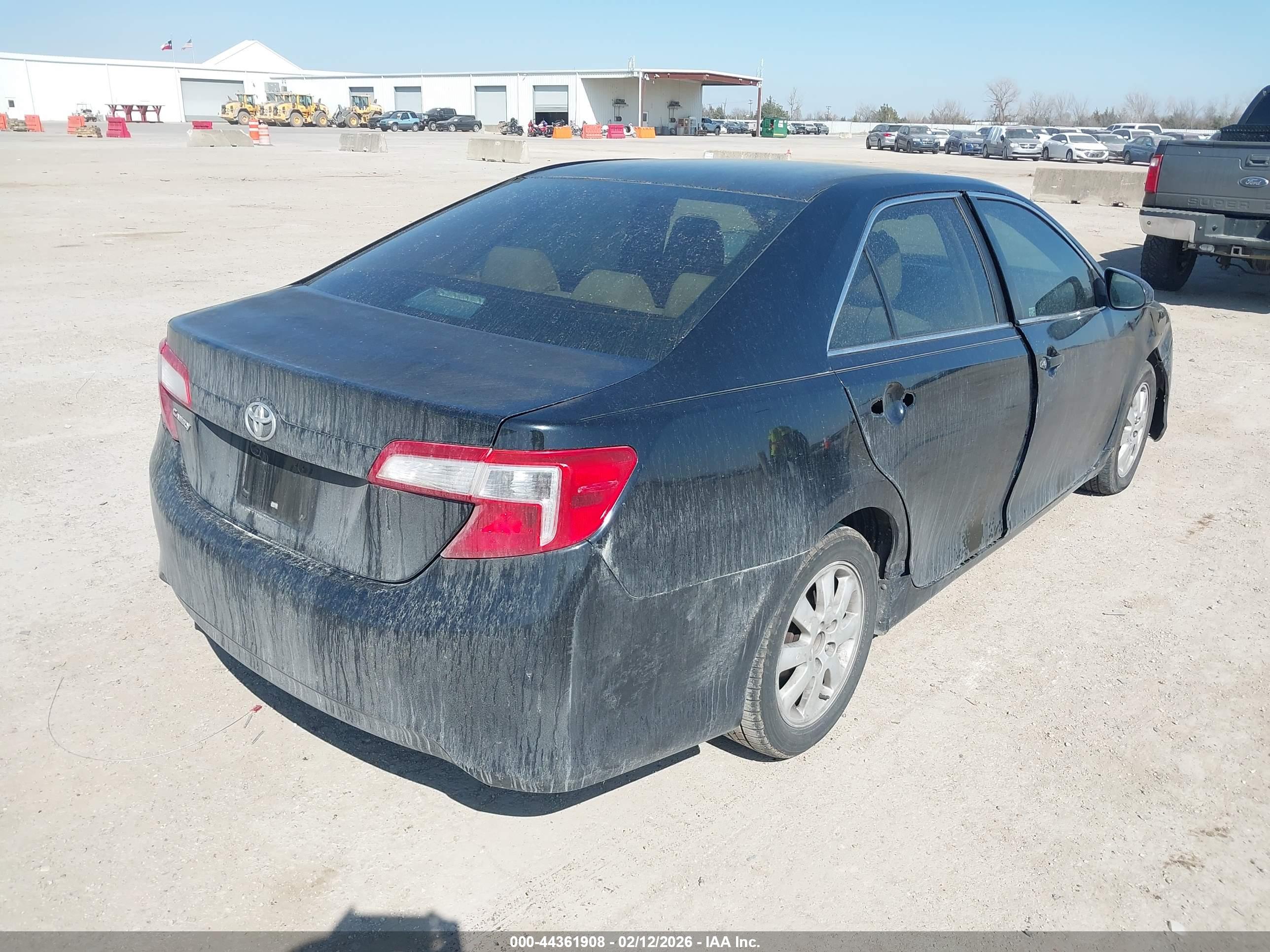 TOYOTA CAMRY image 4