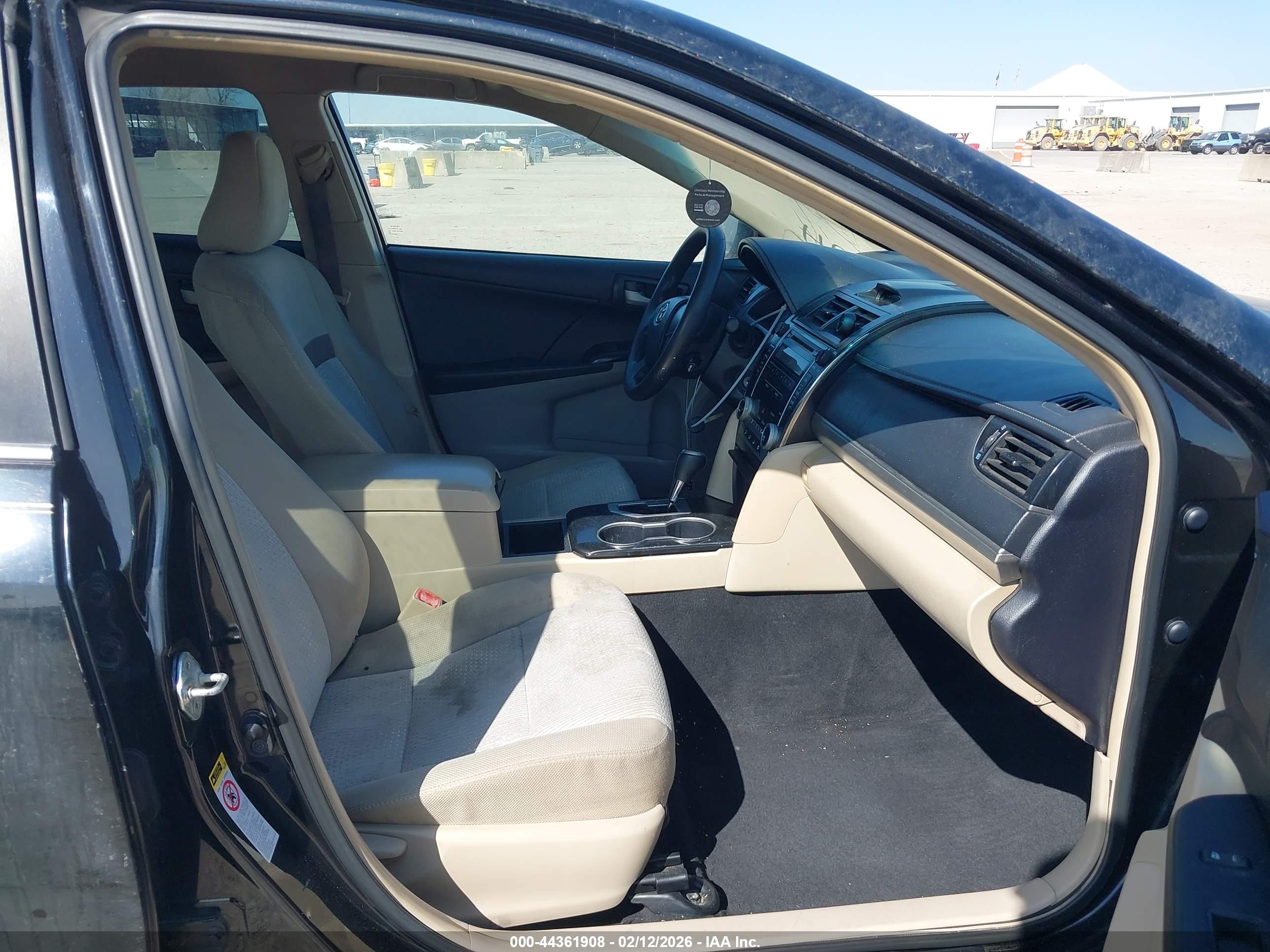 TOYOTA CAMRY image 5