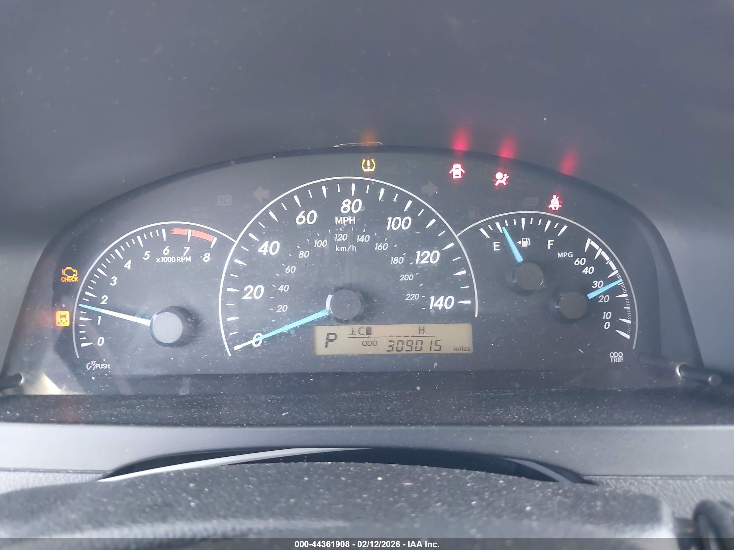 TOYOTA CAMRY image 7