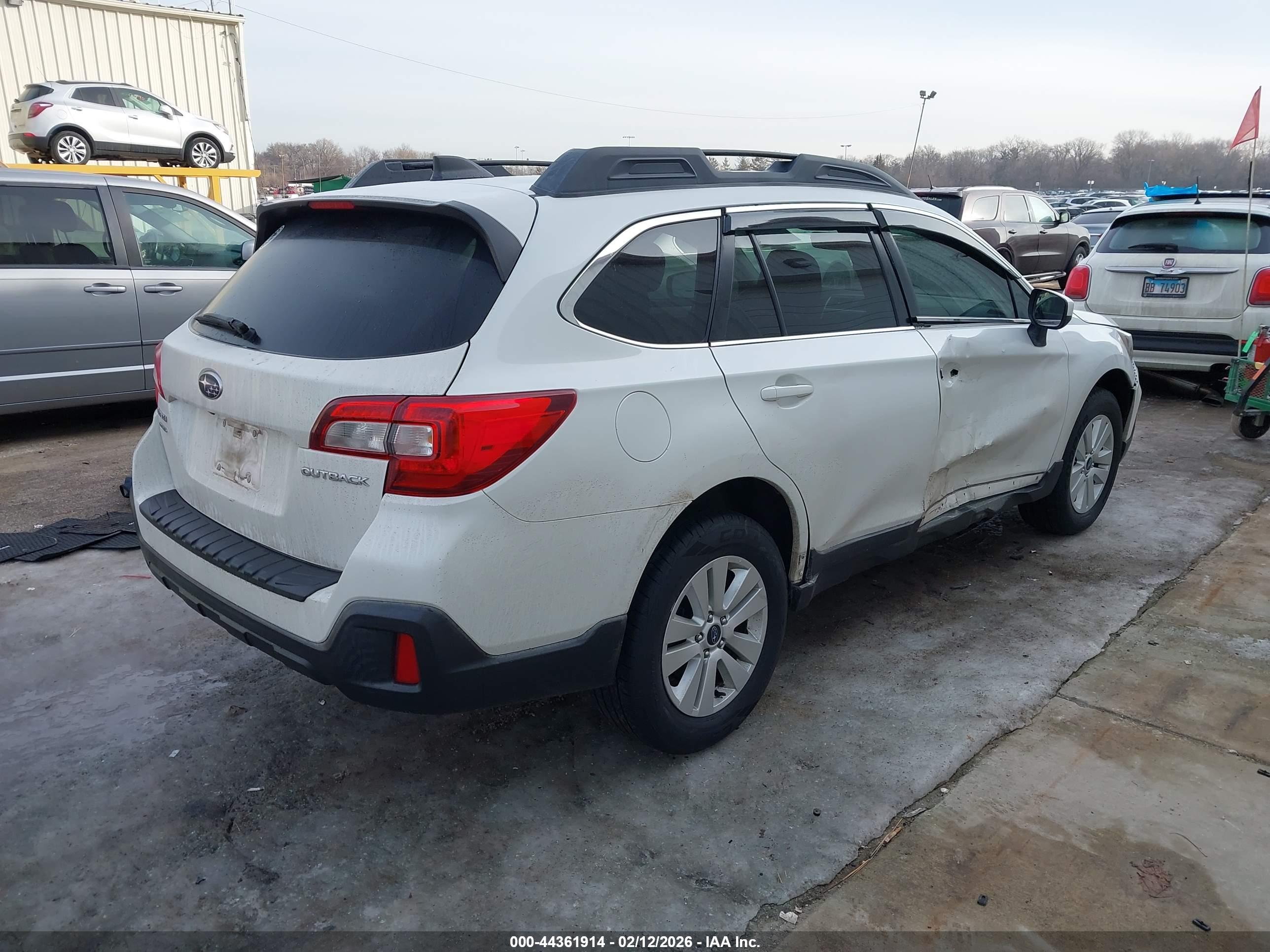 SUBARU OUTBACK image 4