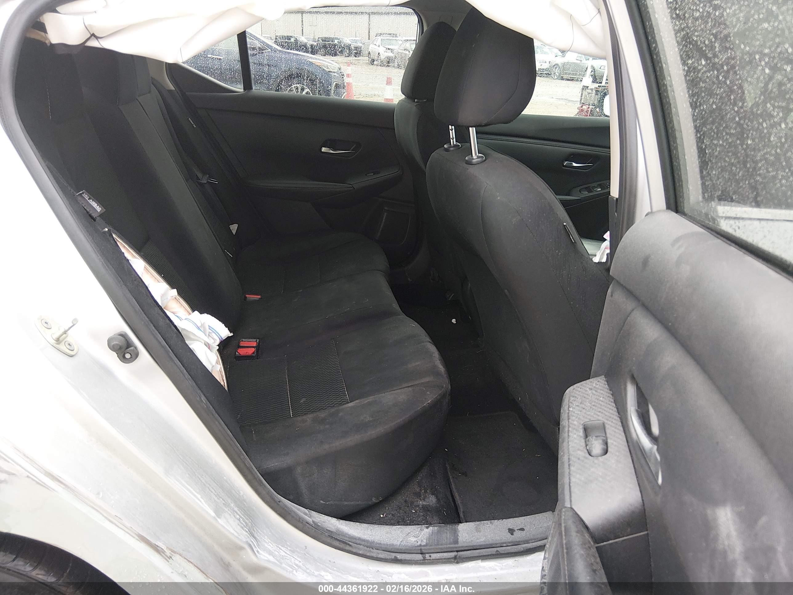 NISSAN SENTRA image 8