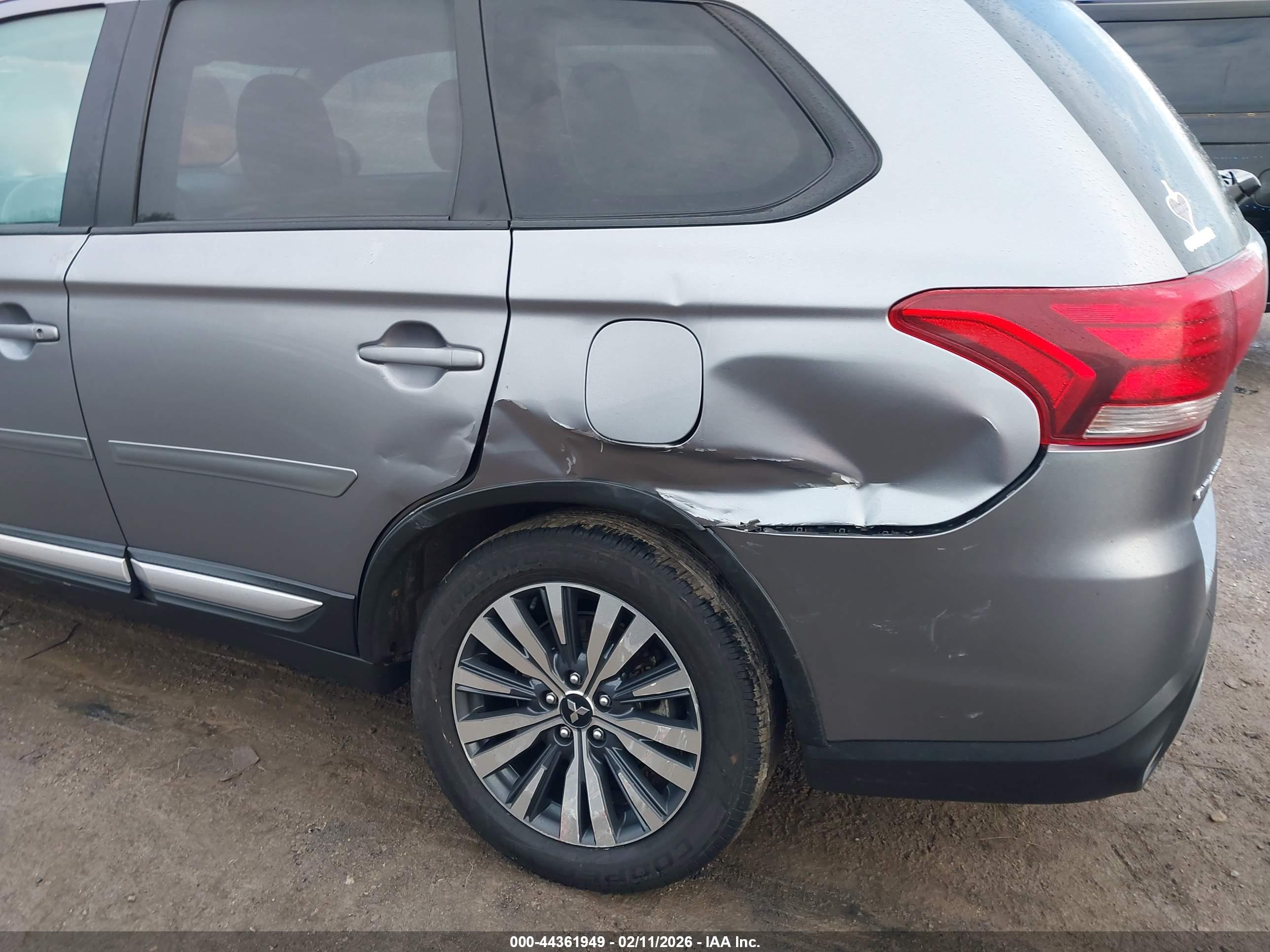 MITSUBISHI OUTLANDER image 6