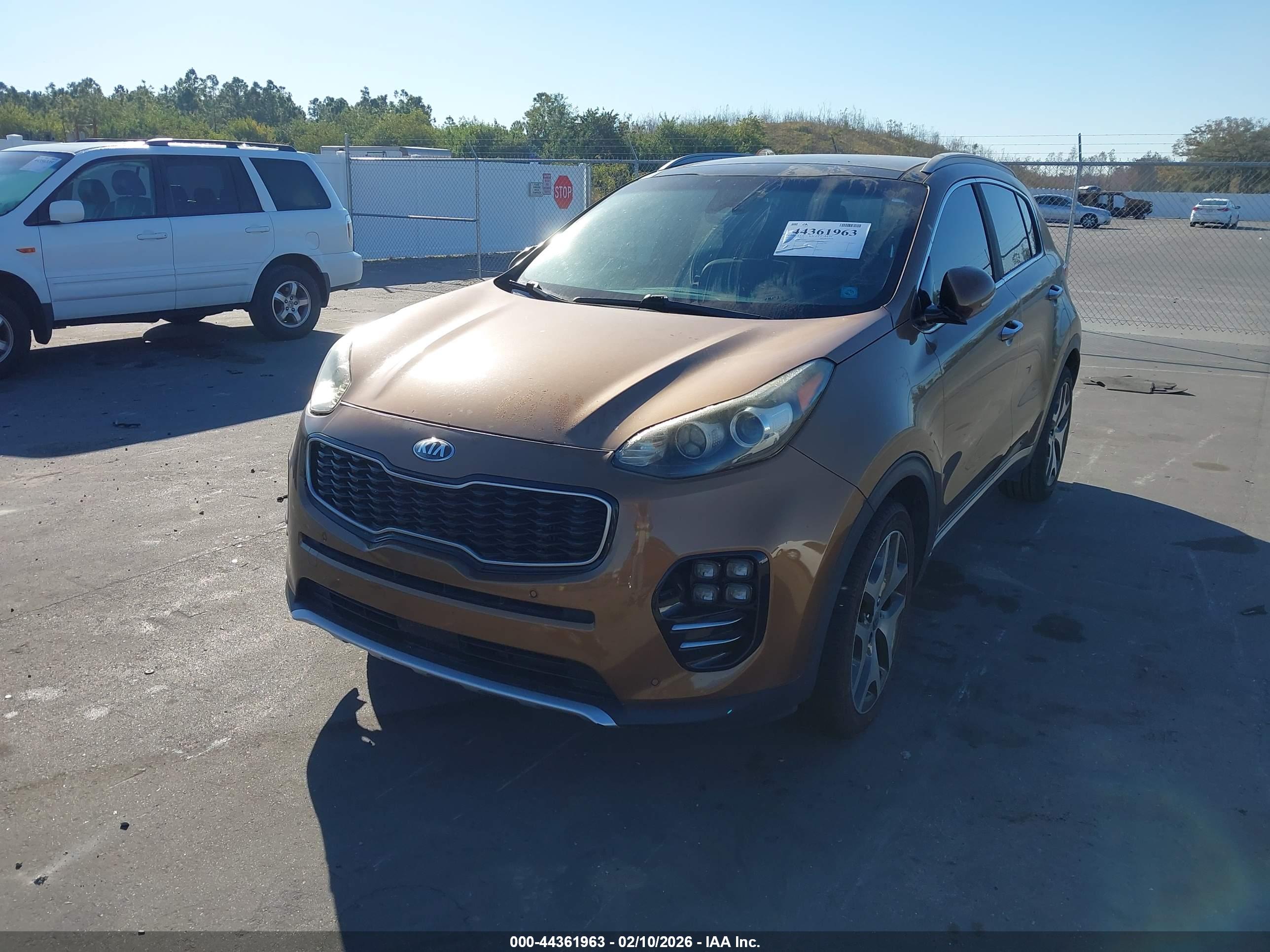 KIA SPORTAGE image 2