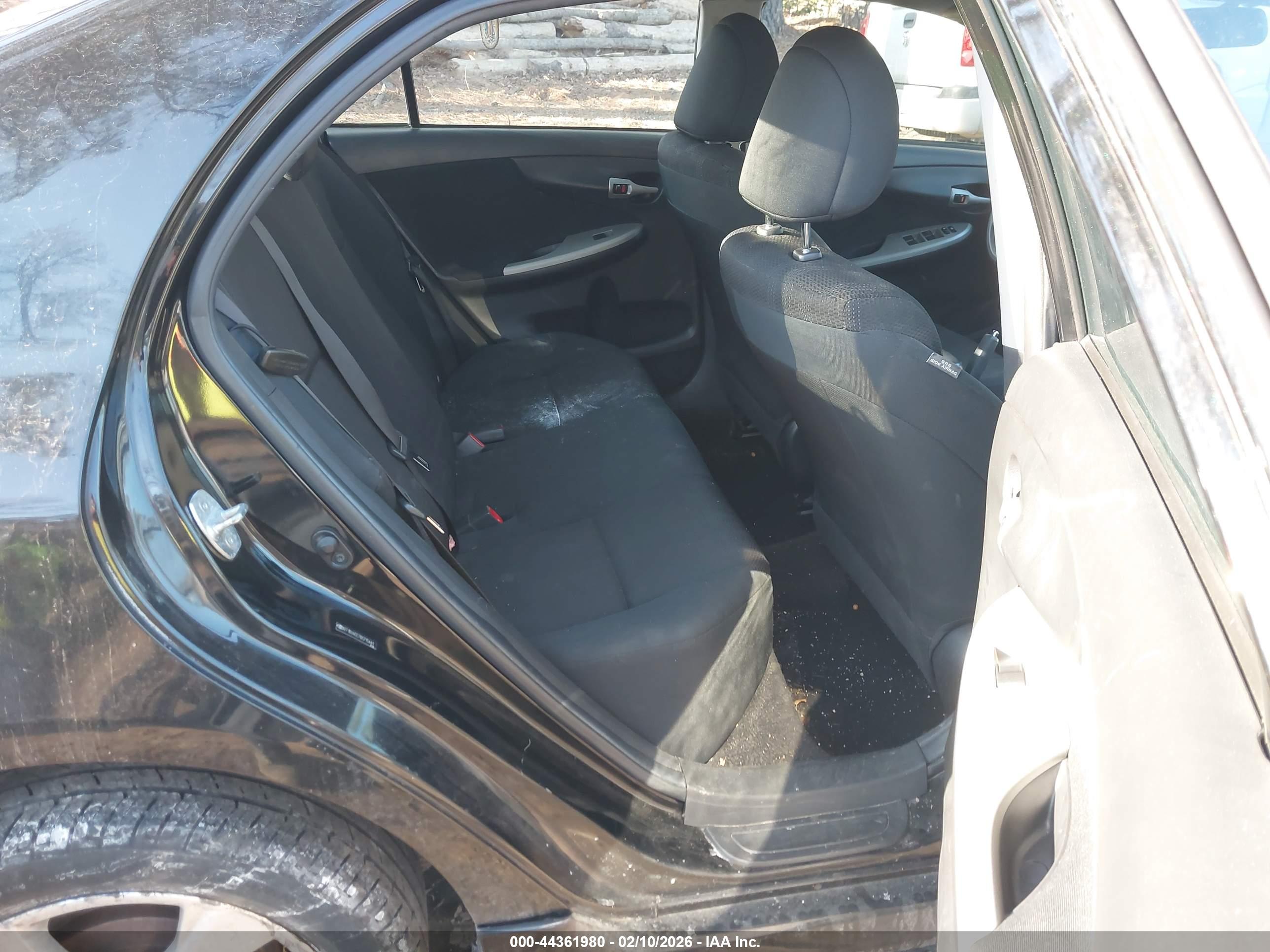 TOYOTA COROLLA image 8