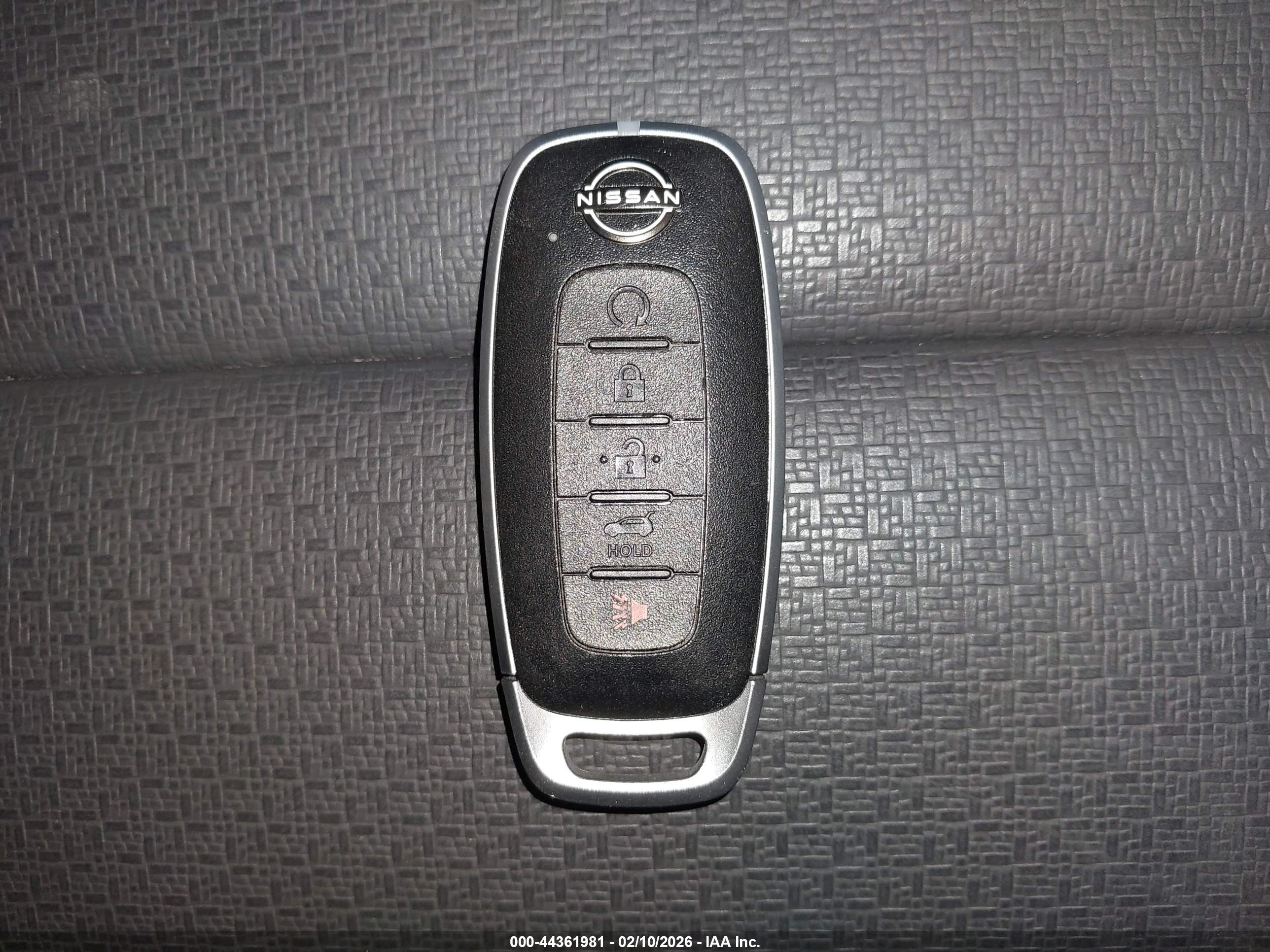 NISSAN ROGUE image 11