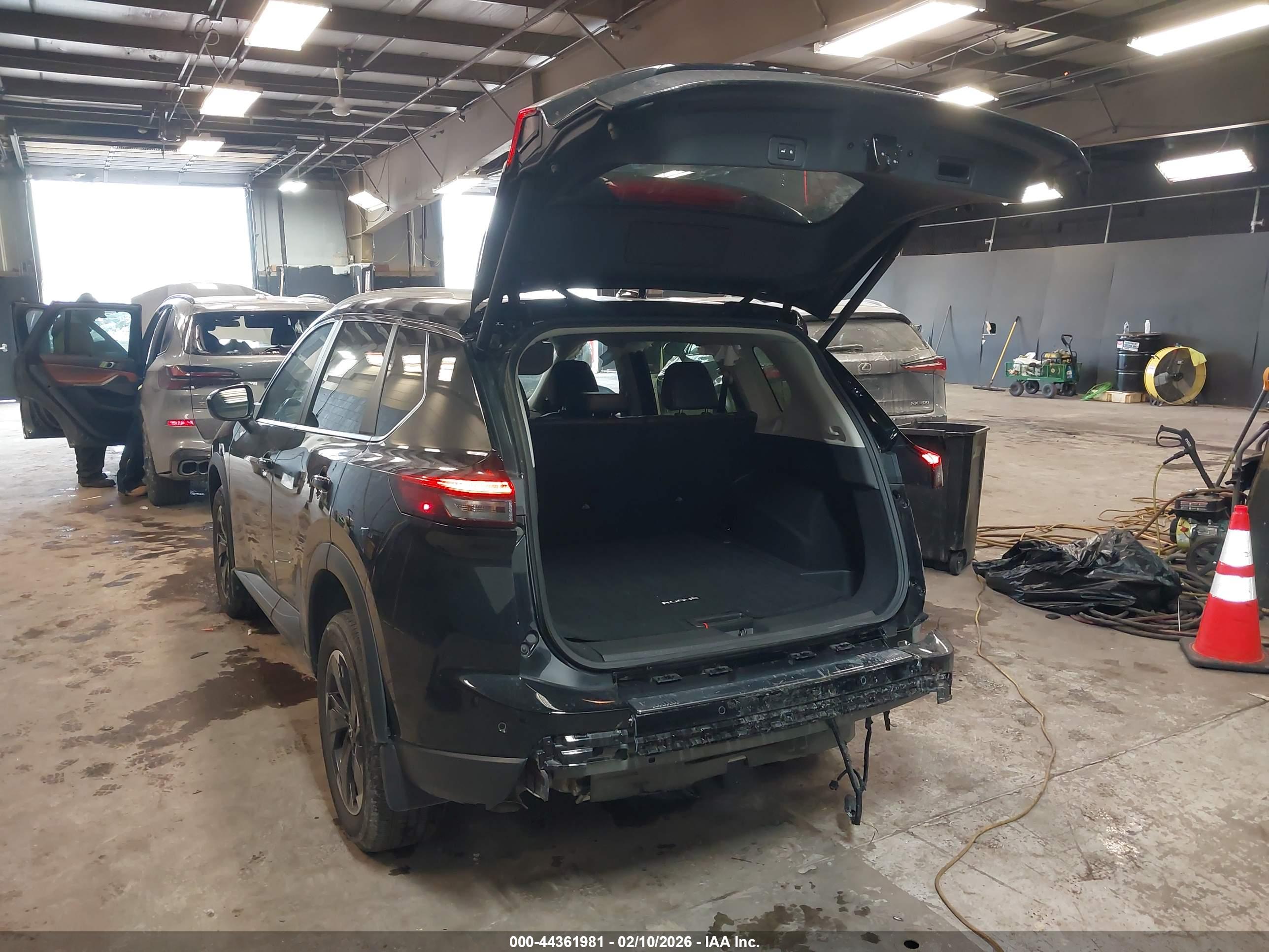 NISSAN ROGUE image 3