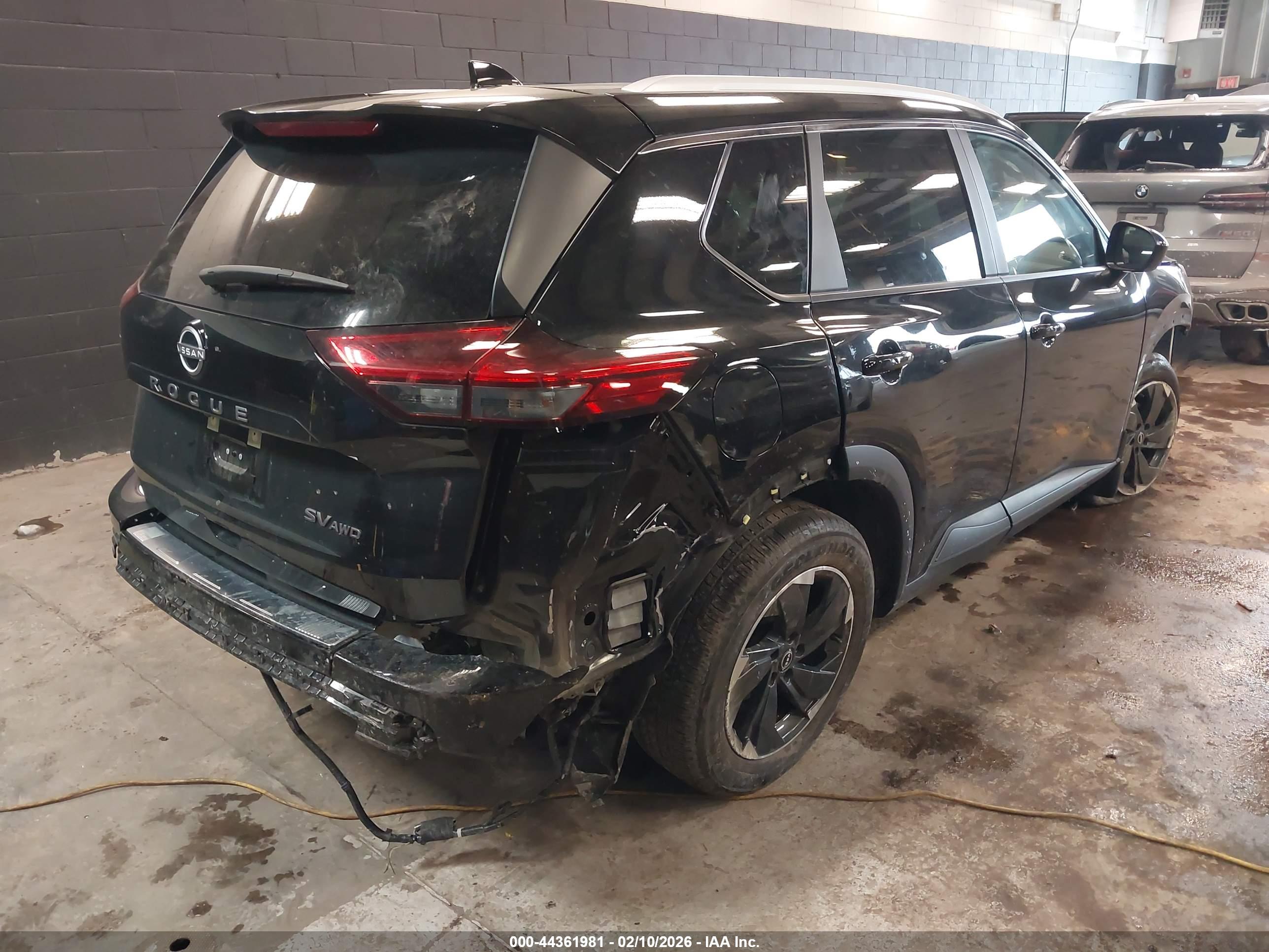 NISSAN ROGUE image 4