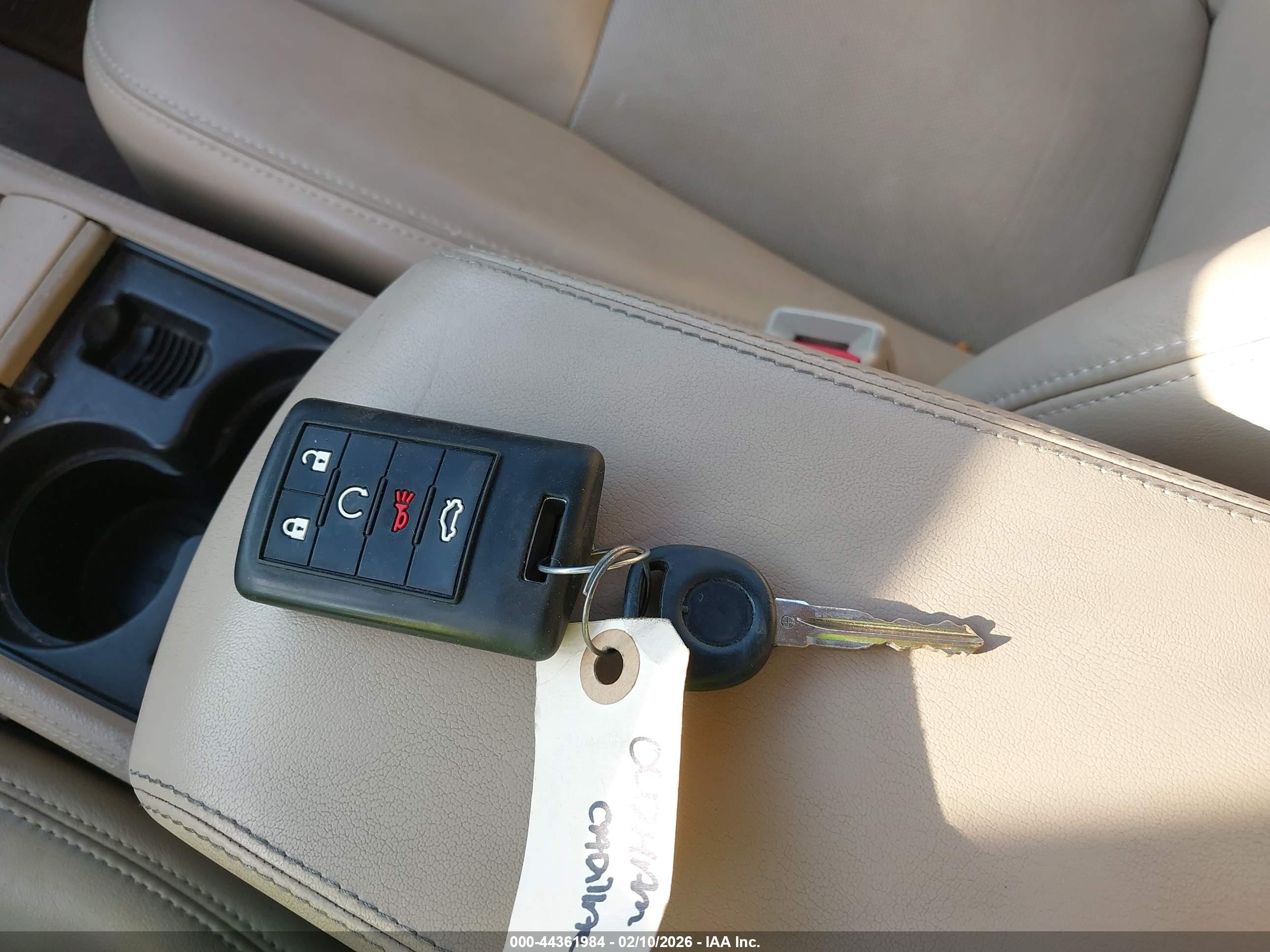 CADILLAC SRX image 11