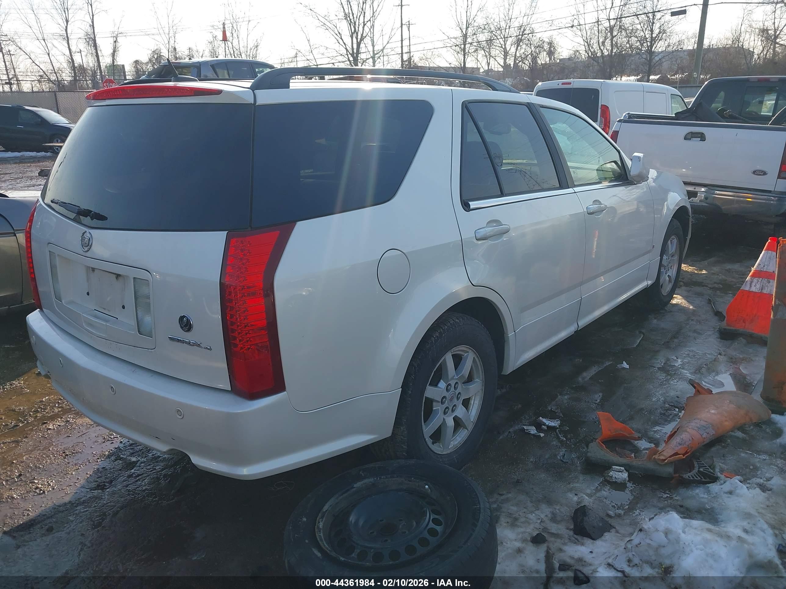 CADILLAC SRX image 4
