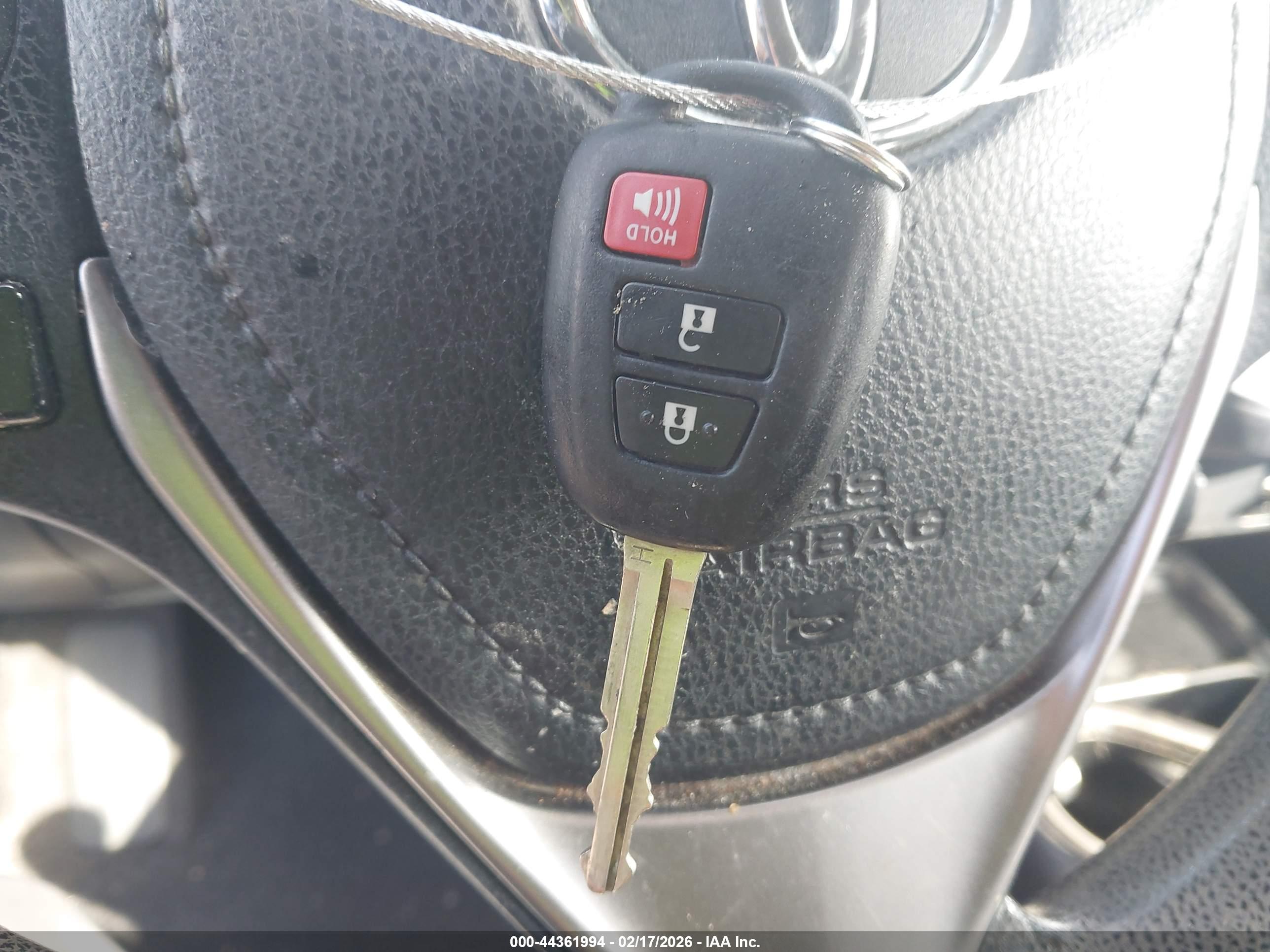 TOYOTA RAV4 image 11