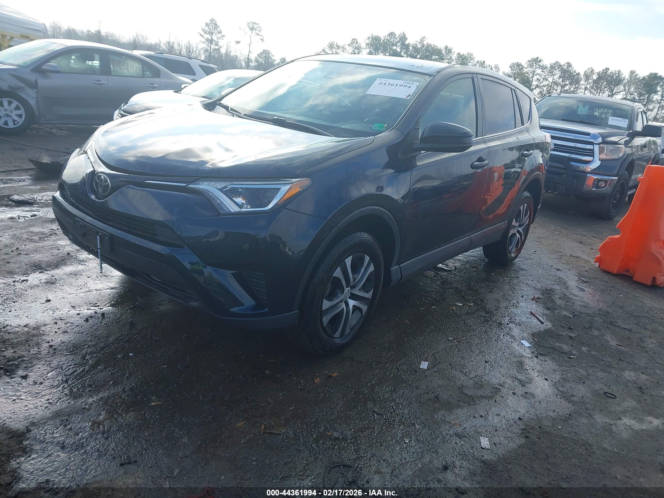 TOYOTA RAV4 image 2