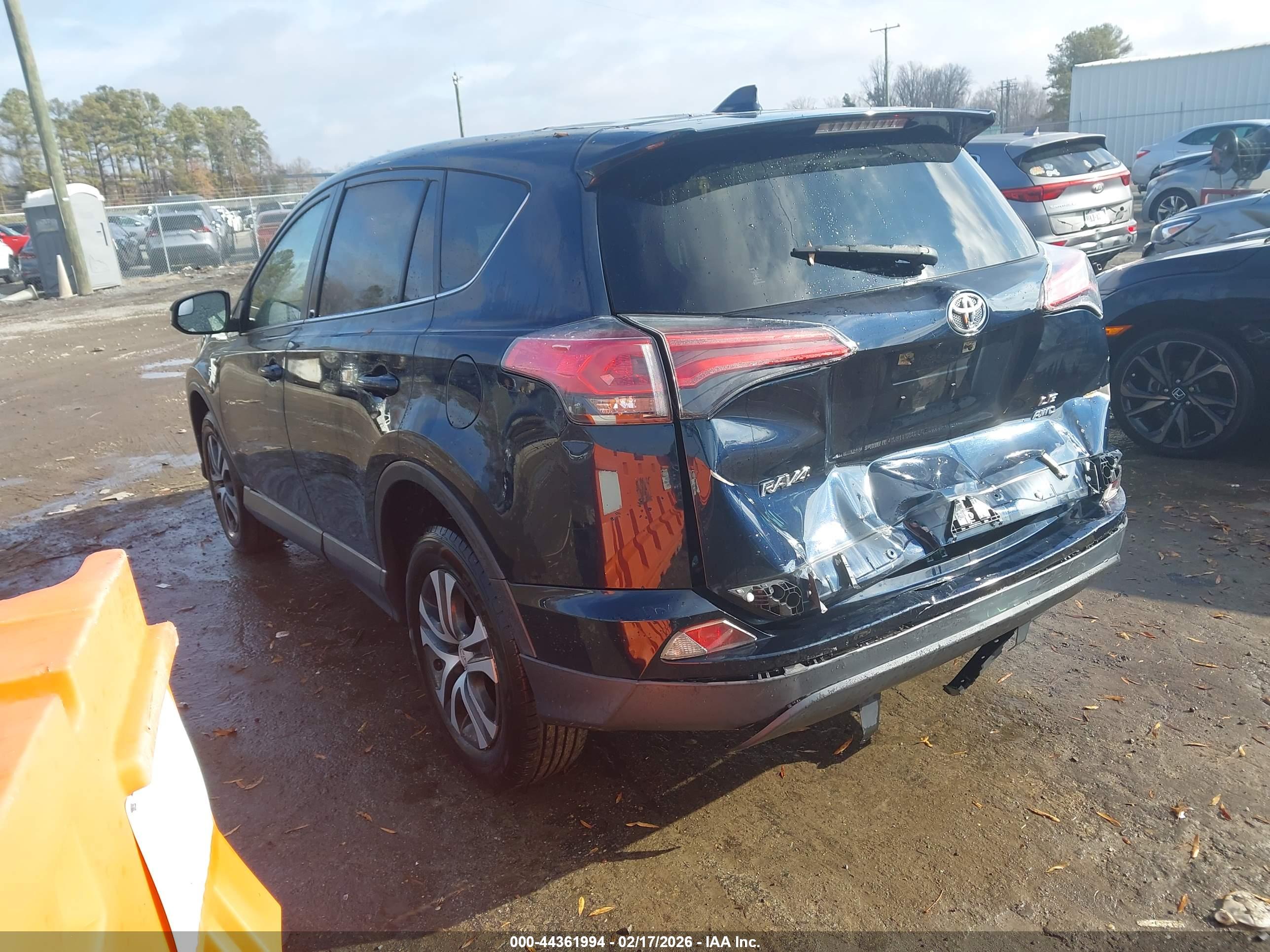 TOYOTA RAV4 image 3