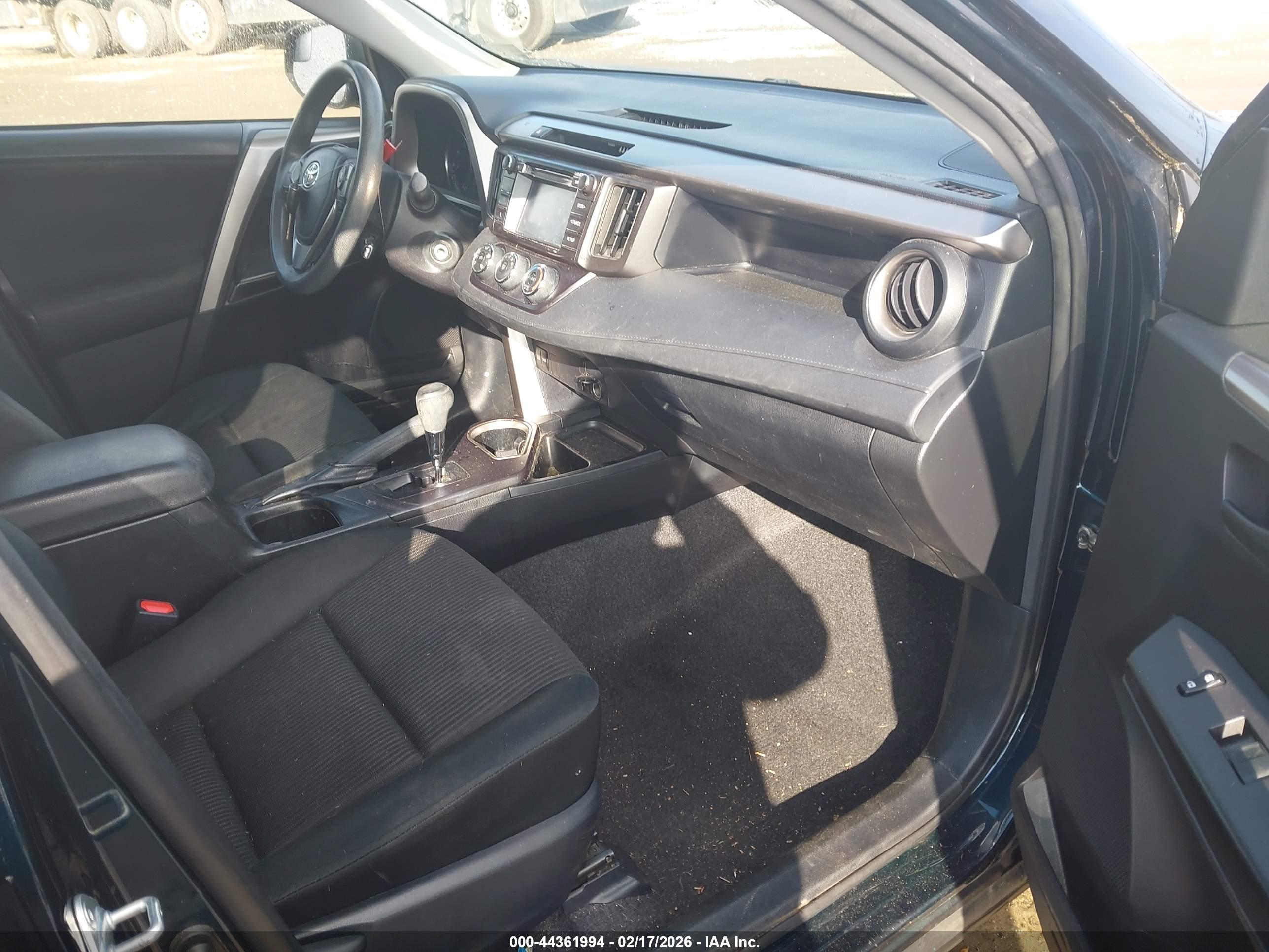 TOYOTA RAV4 image 5