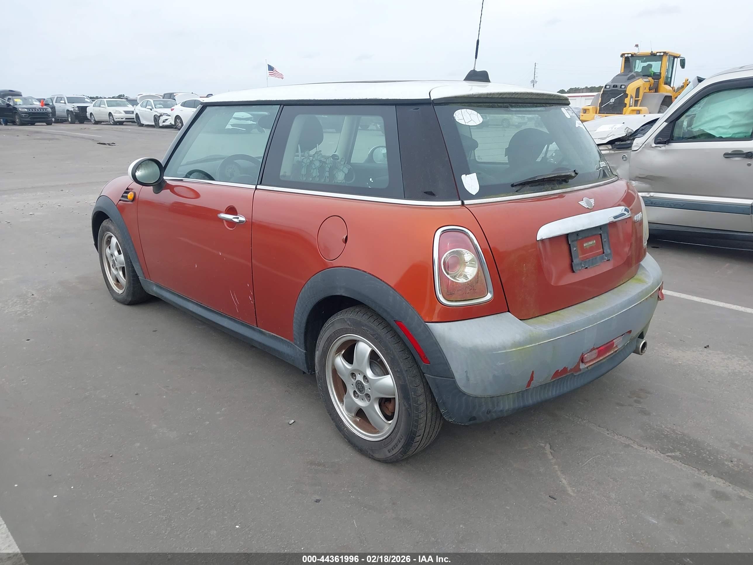 MINI COOPER image 3