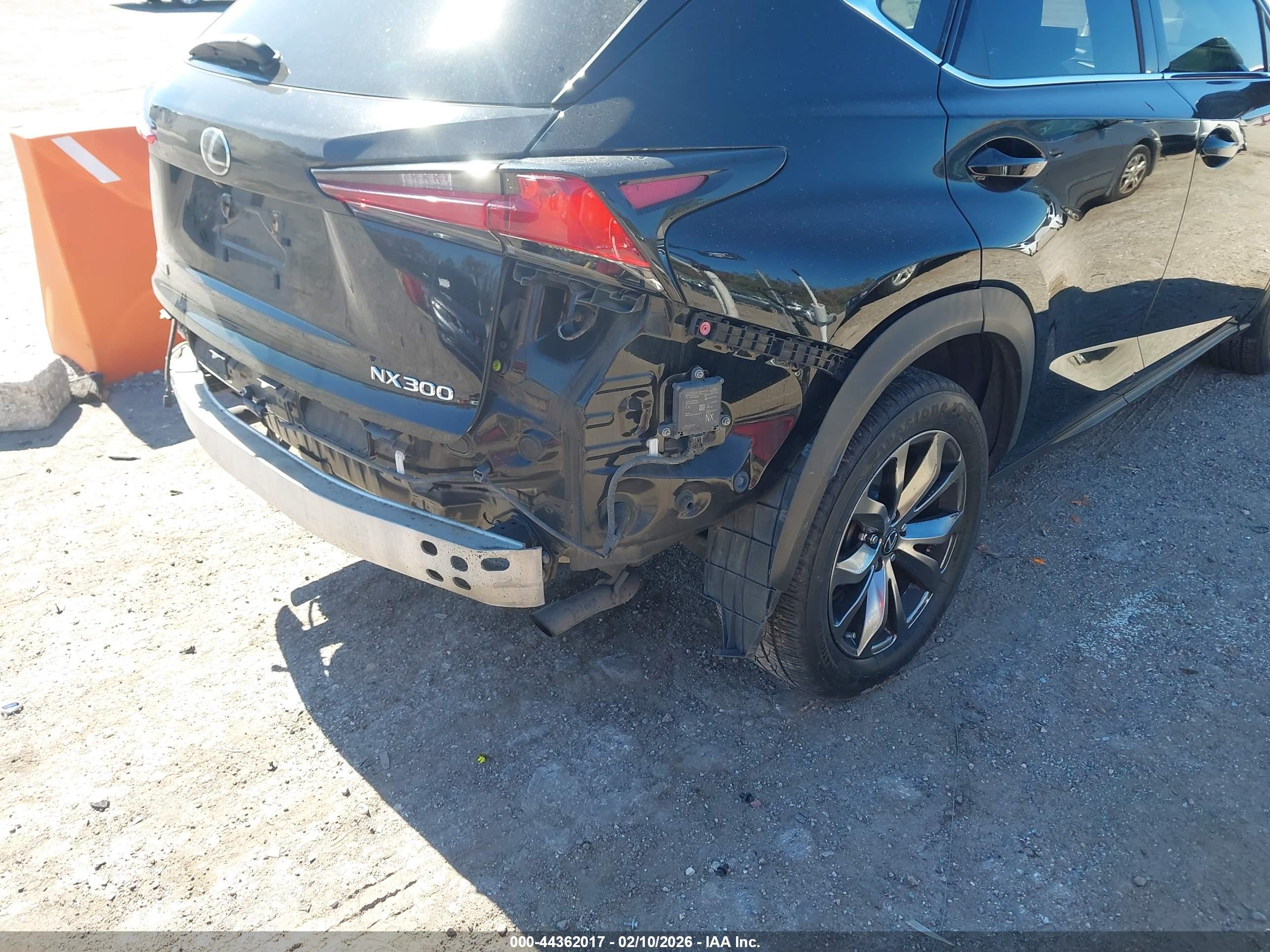 LEXUS NX image 6