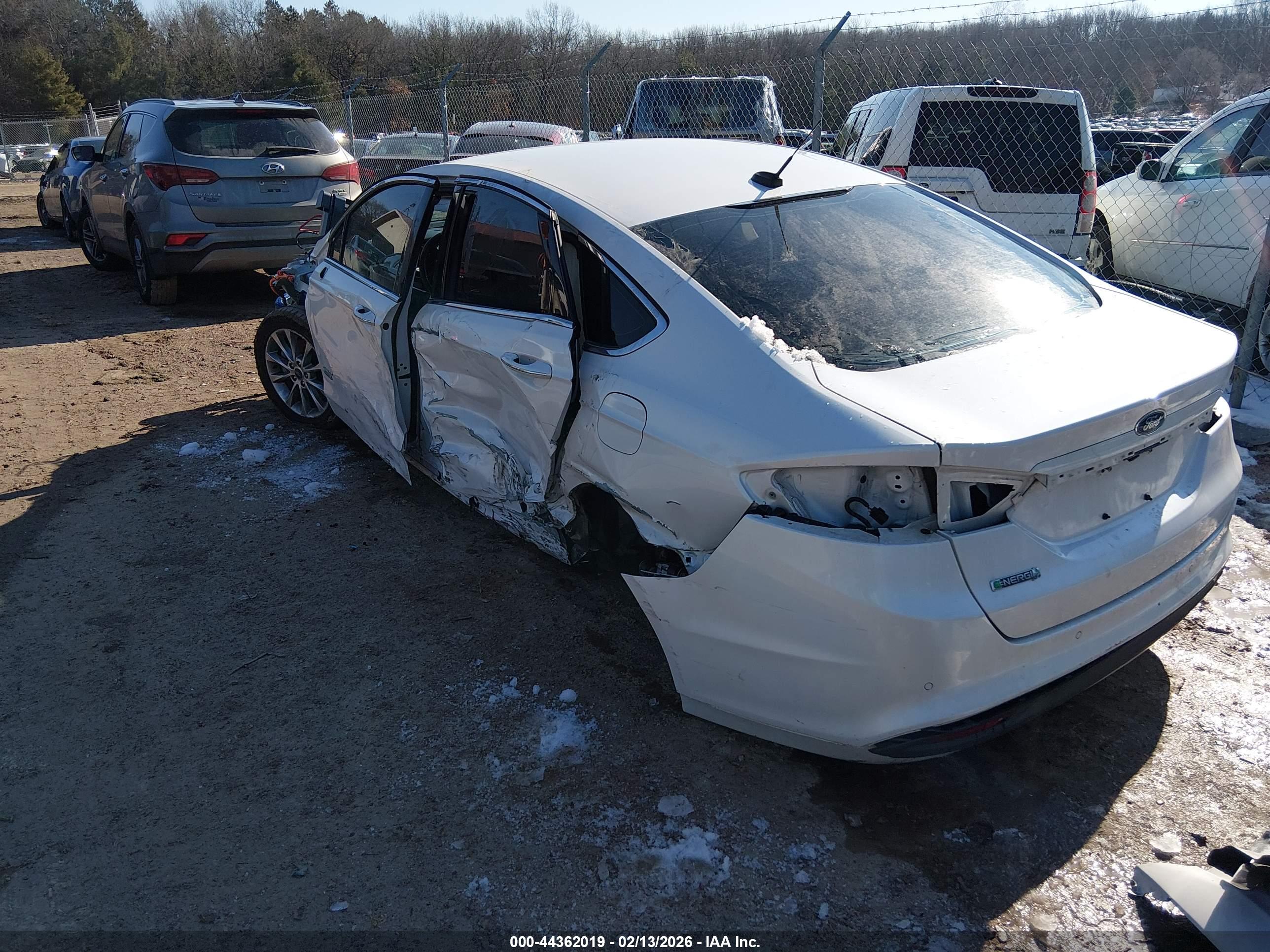 FORD FUSION image 3