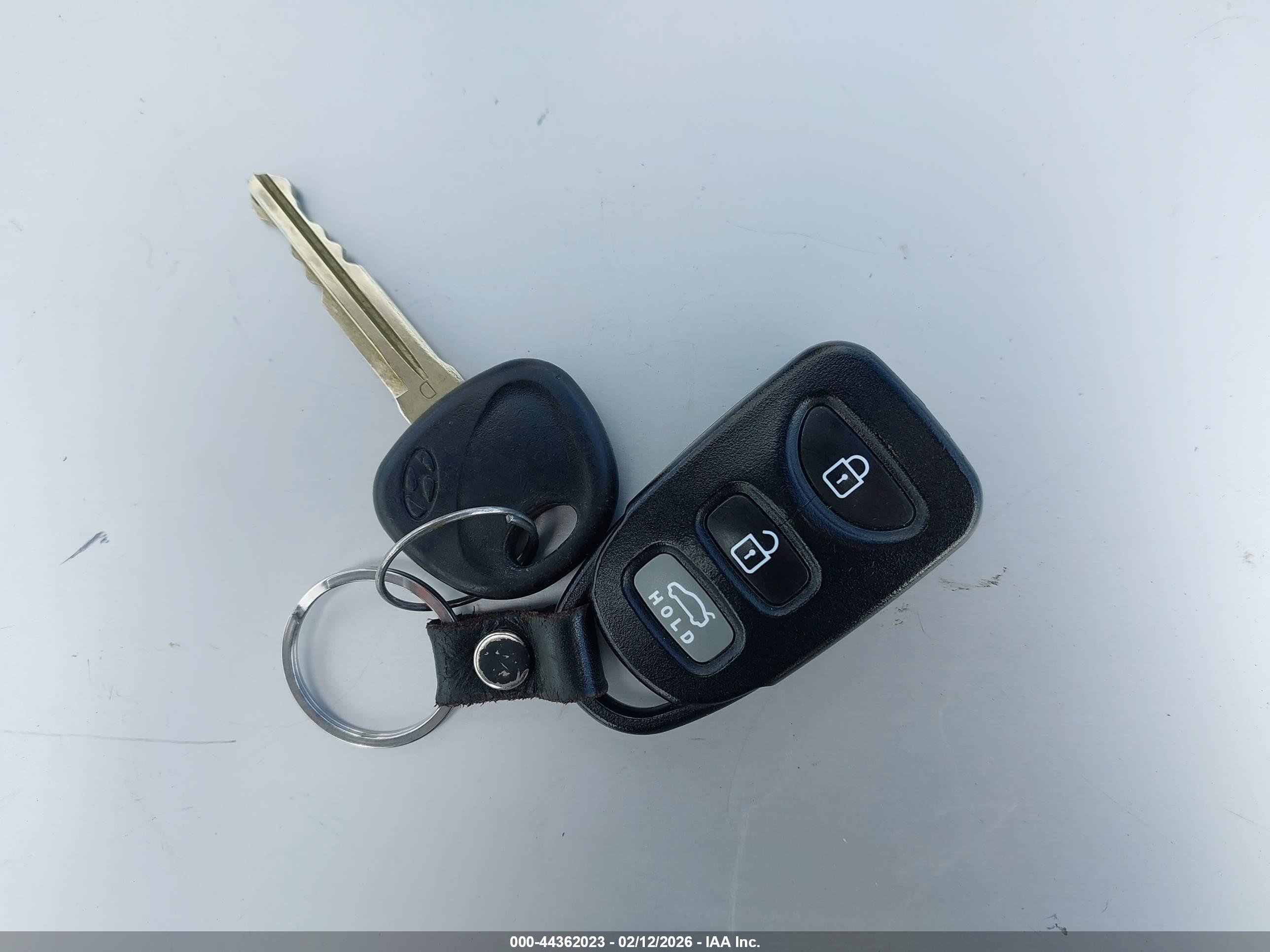 HYUNDAI ELANTRA image 11