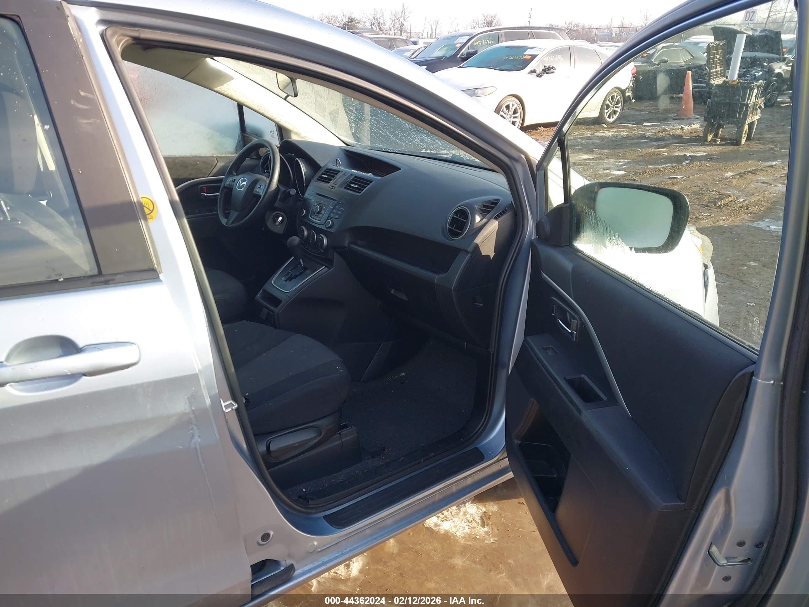 MAZDA MAZDA5 image 5
