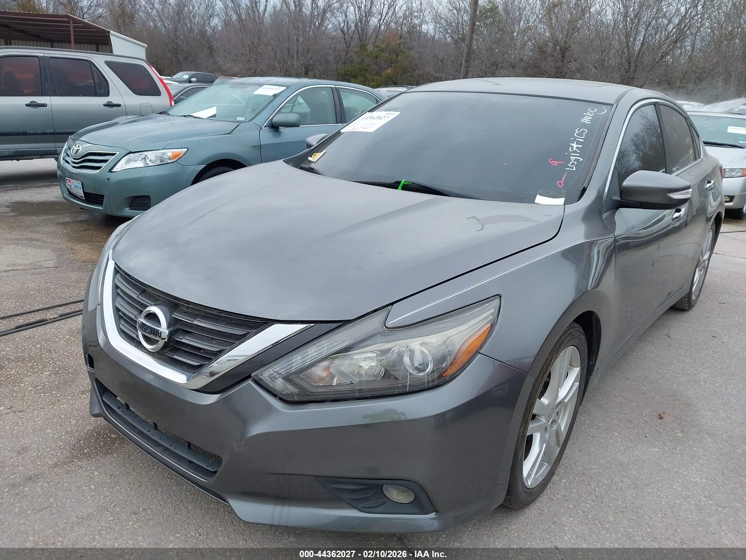 NISSAN ALTIMA image 2