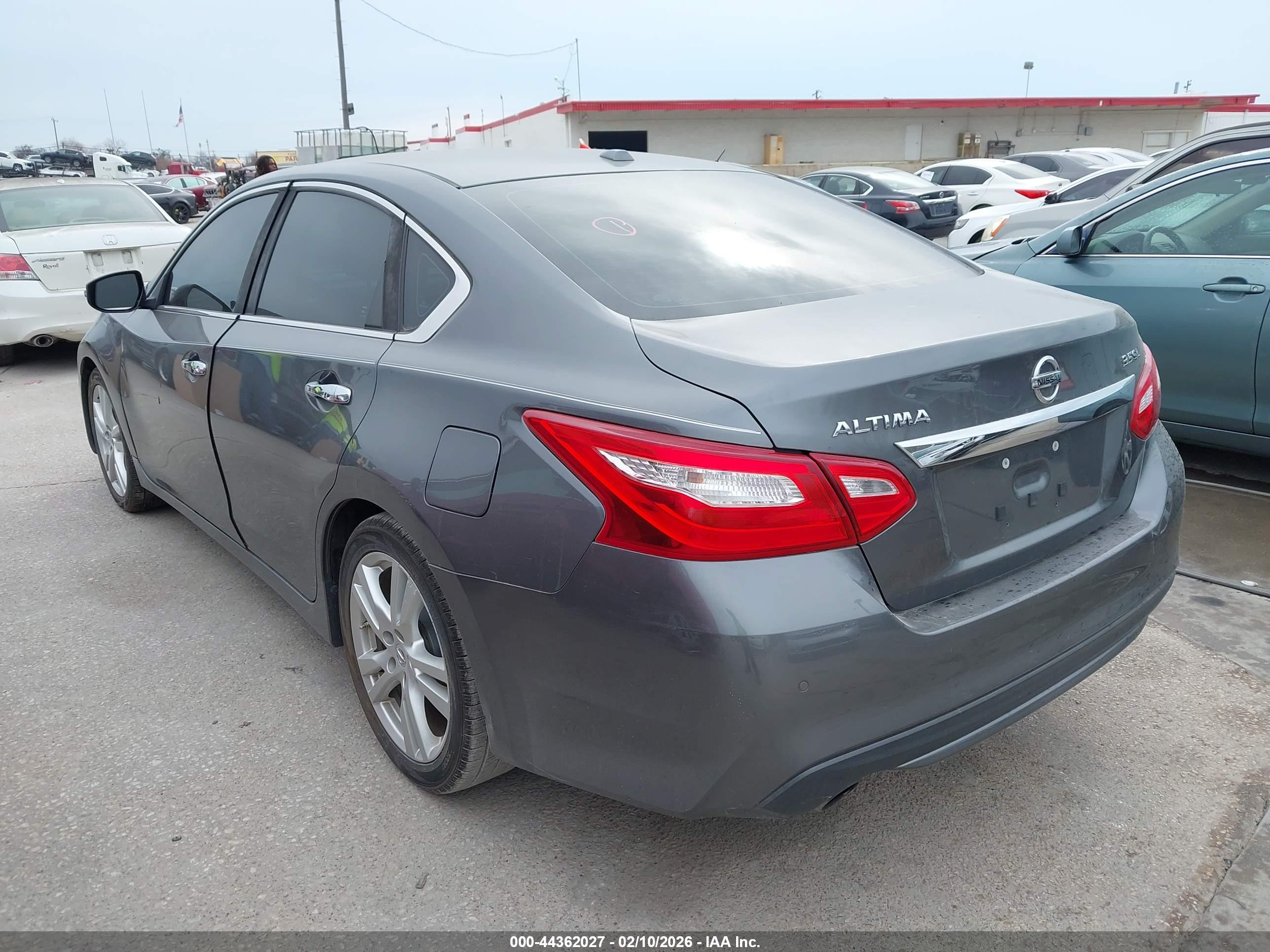 NISSAN ALTIMA image 3