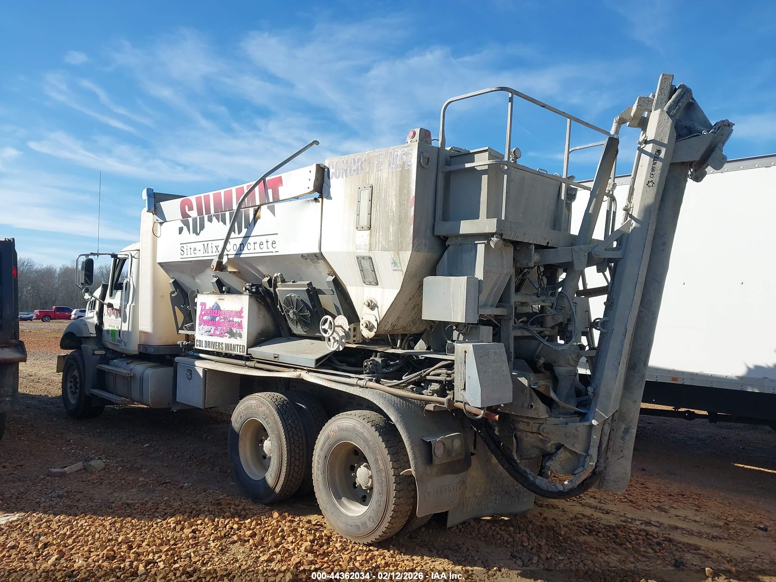 MACK GRANITE image 3