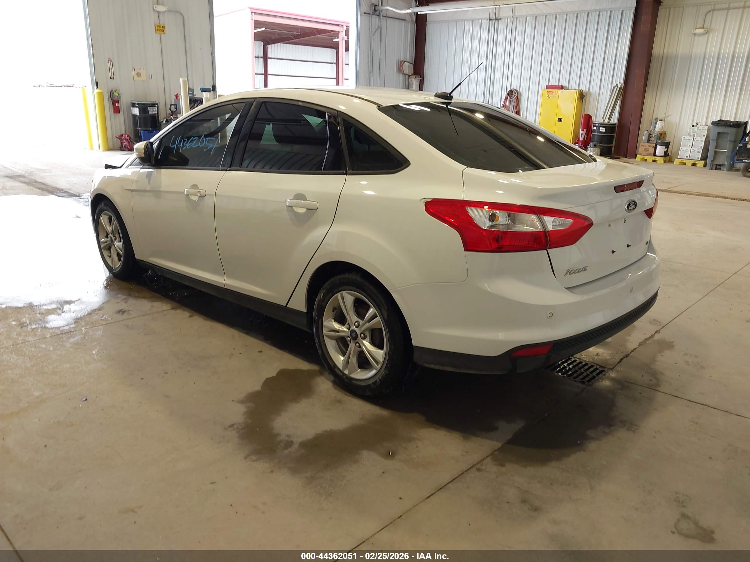 FORD FOCUS image 3