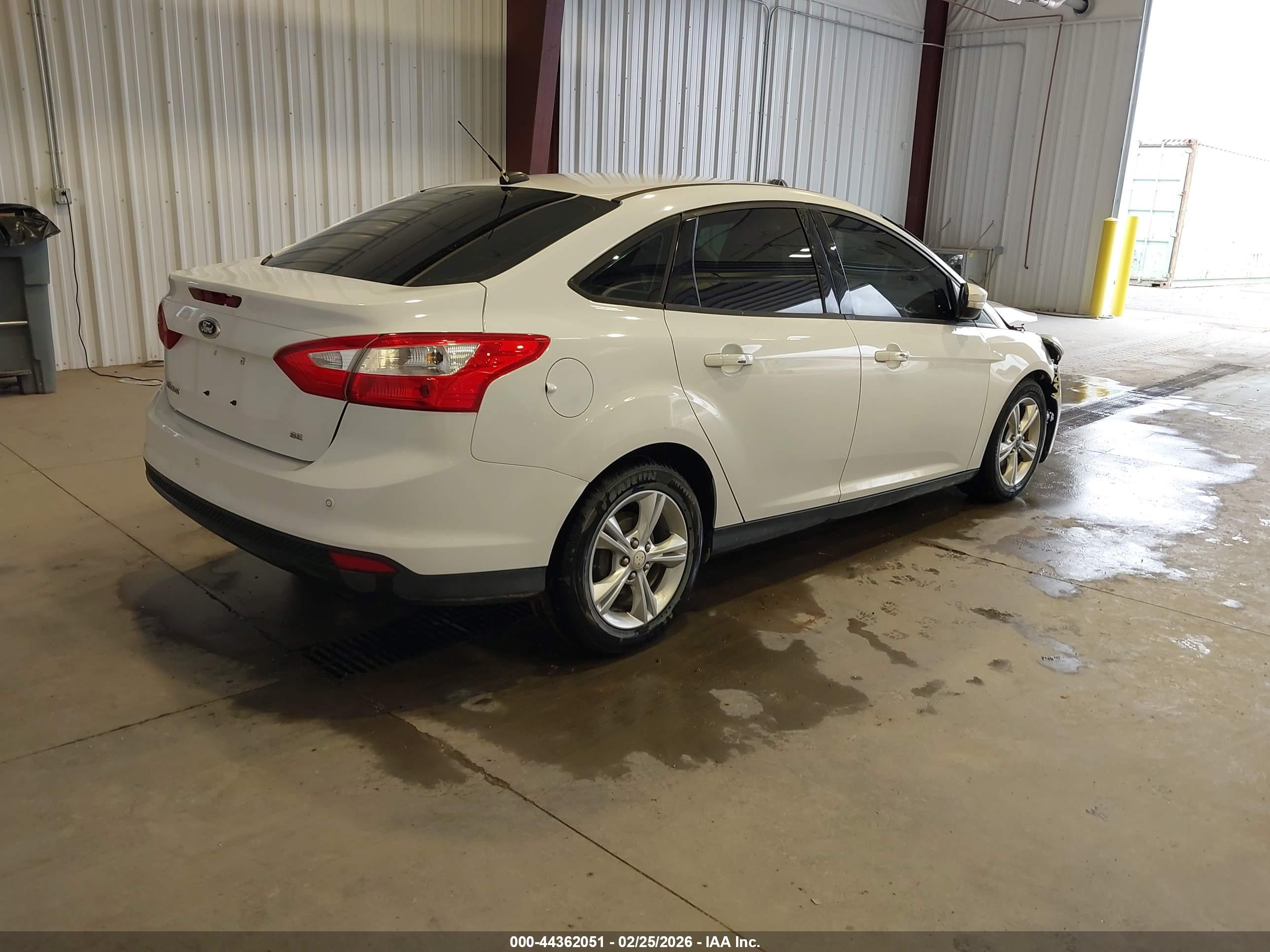 FORD FOCUS image 4