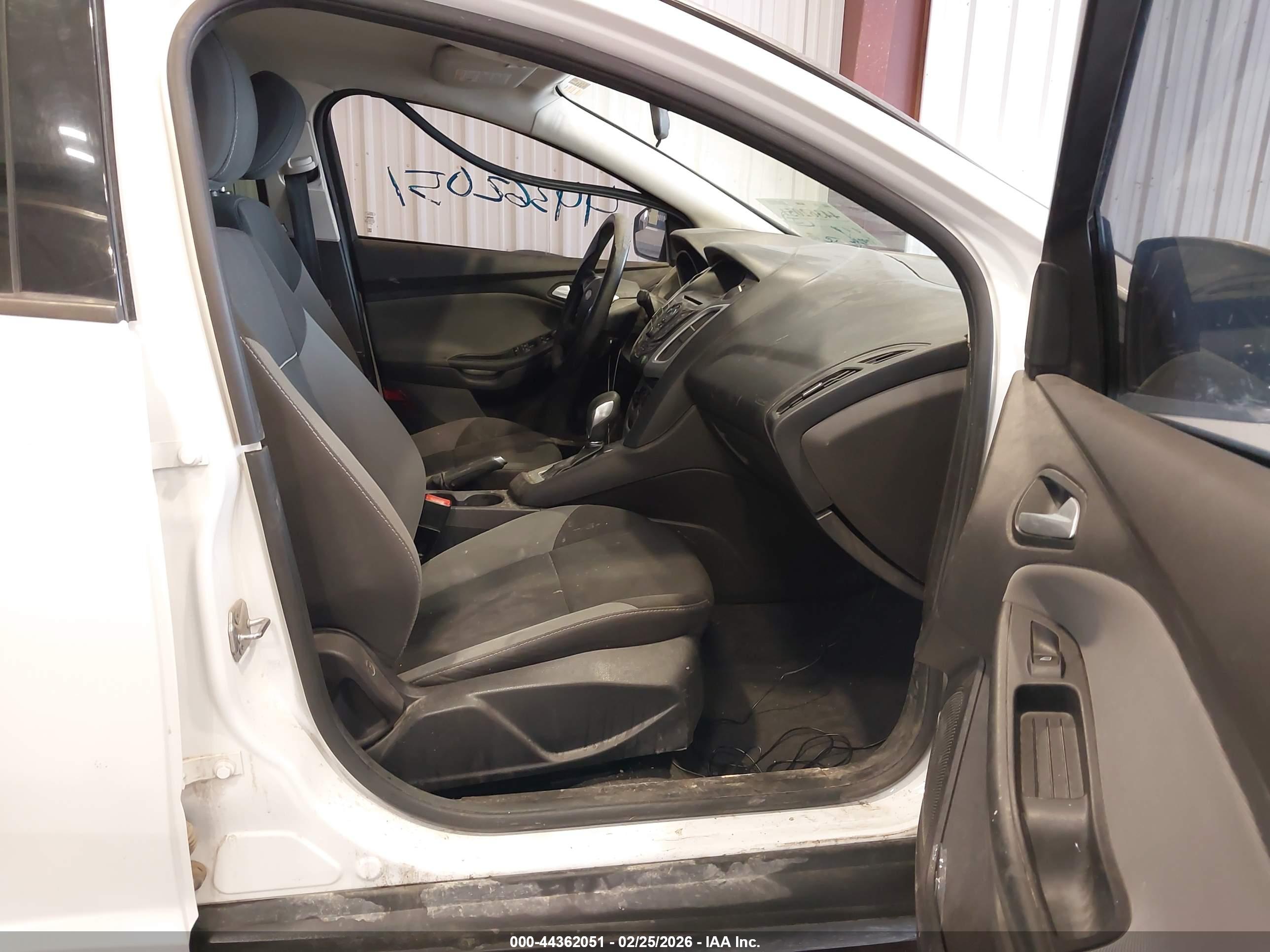 FORD FOCUS image 5