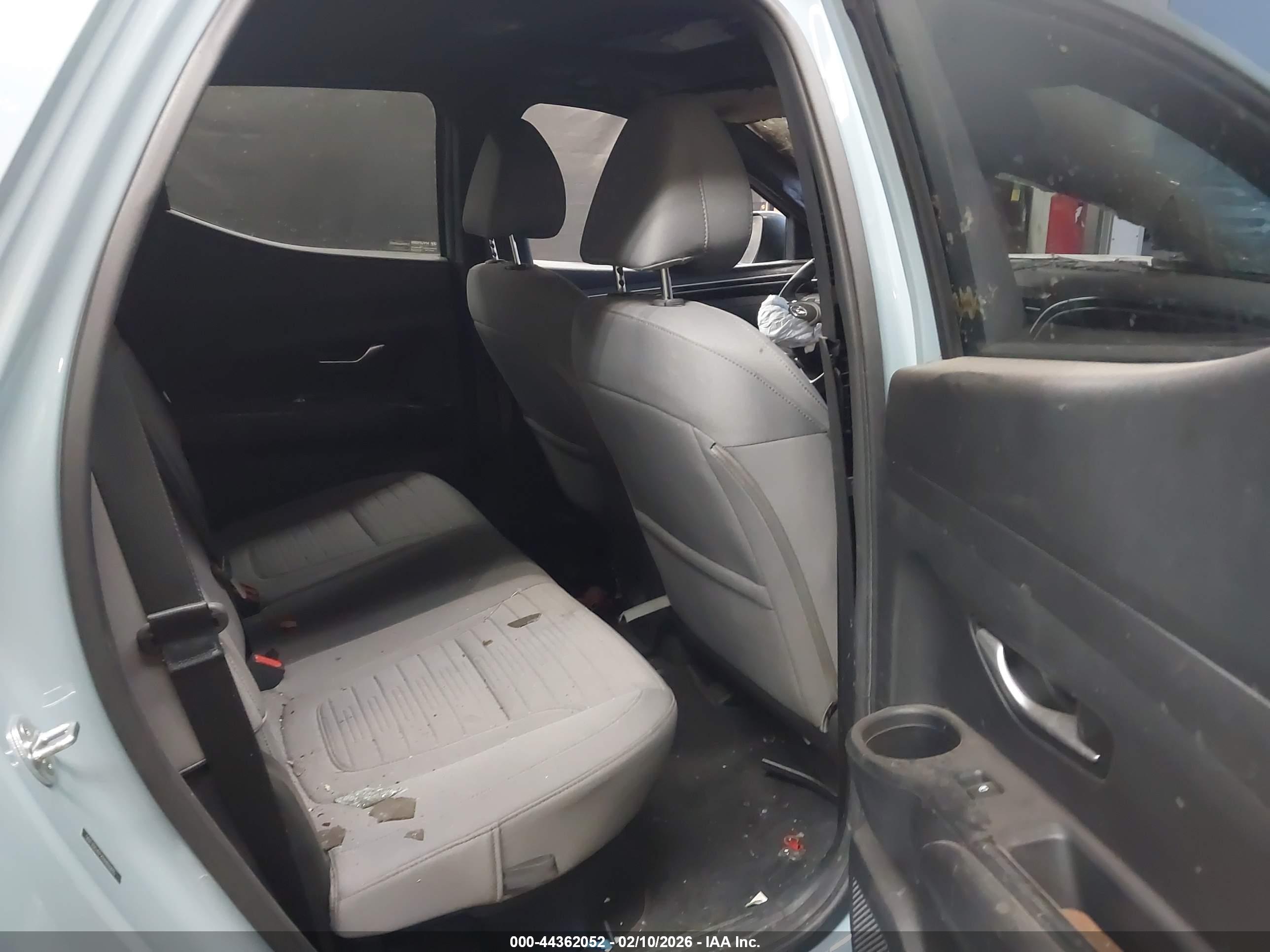 HYUNDAI SANTA image 8