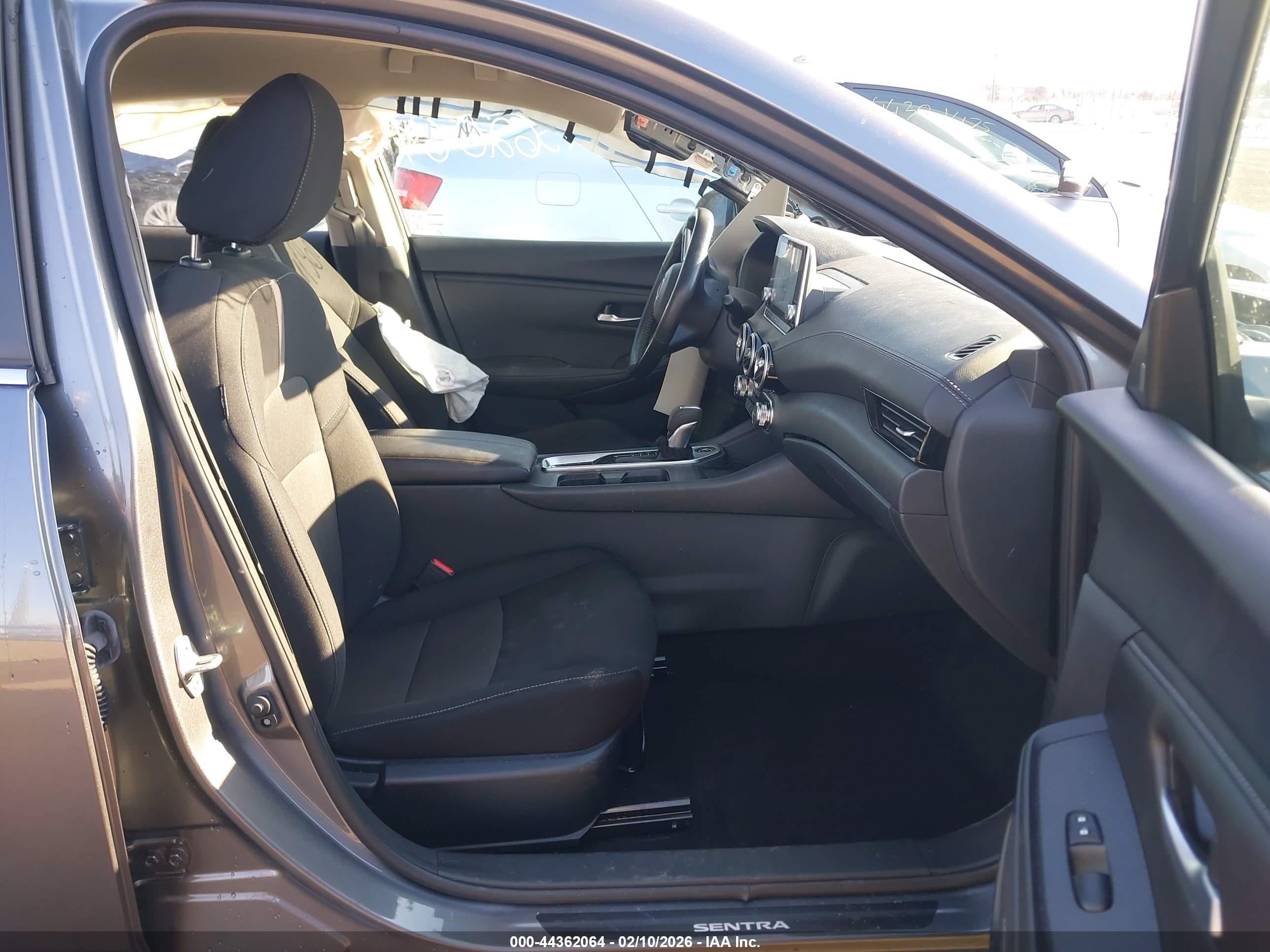 NISSAN SENTRA image 5