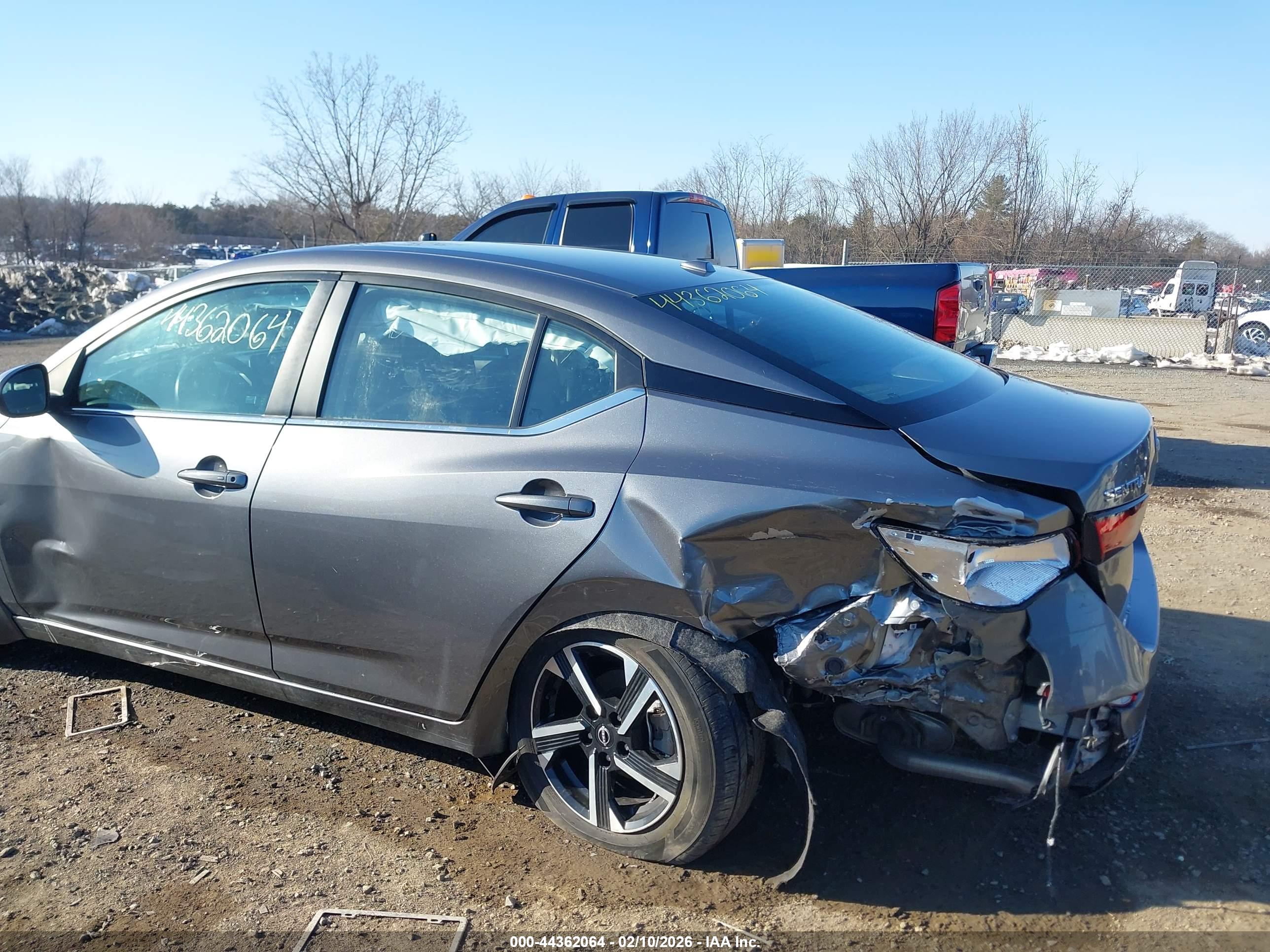 NISSAN SENTRA image 6