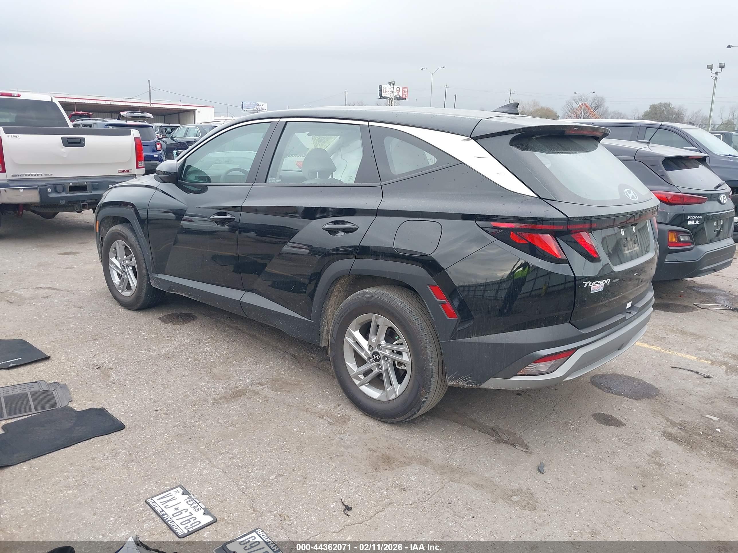 HYUNDAI TUCSON image 3