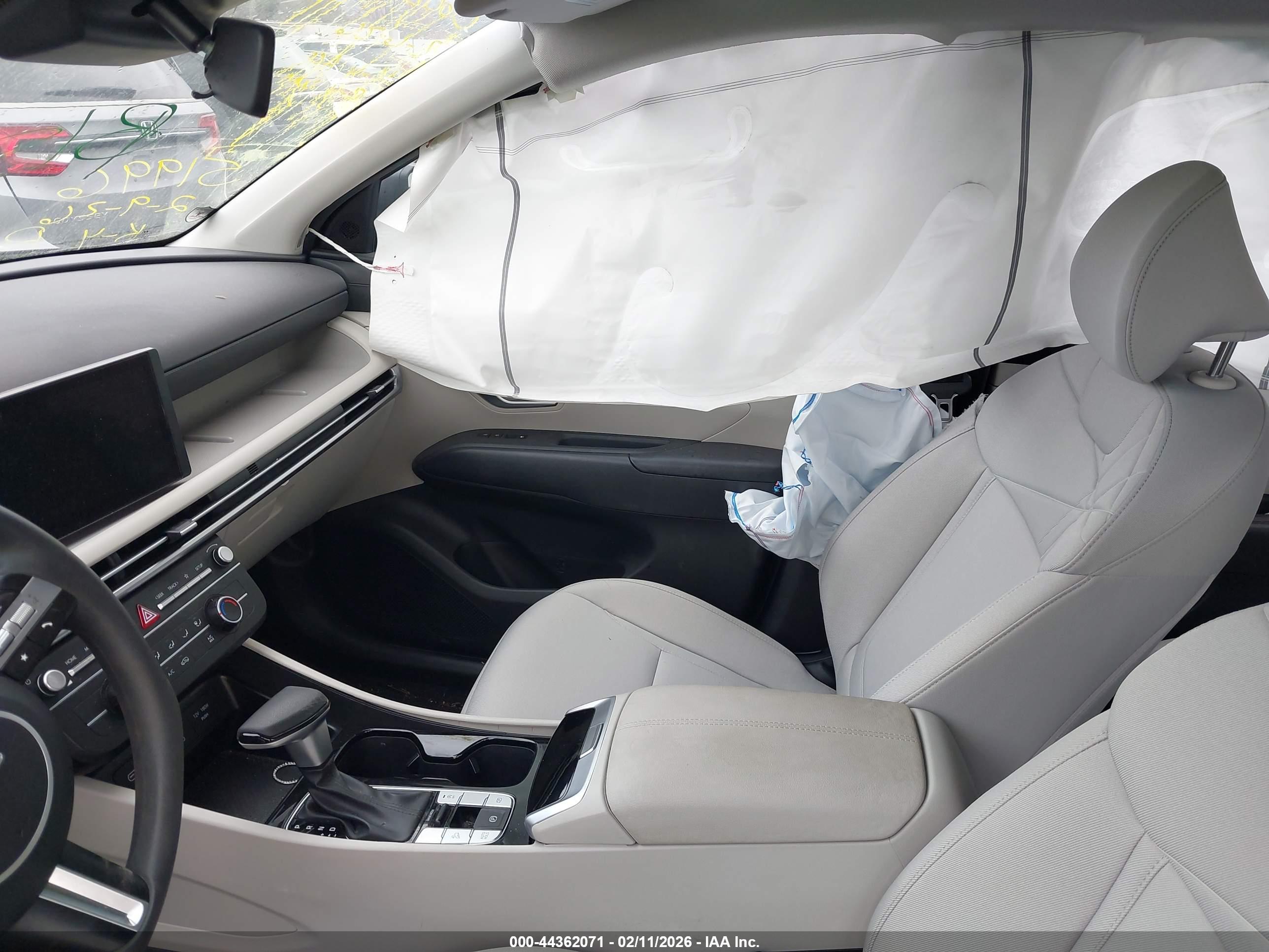 HYUNDAI TUCSON image 5
