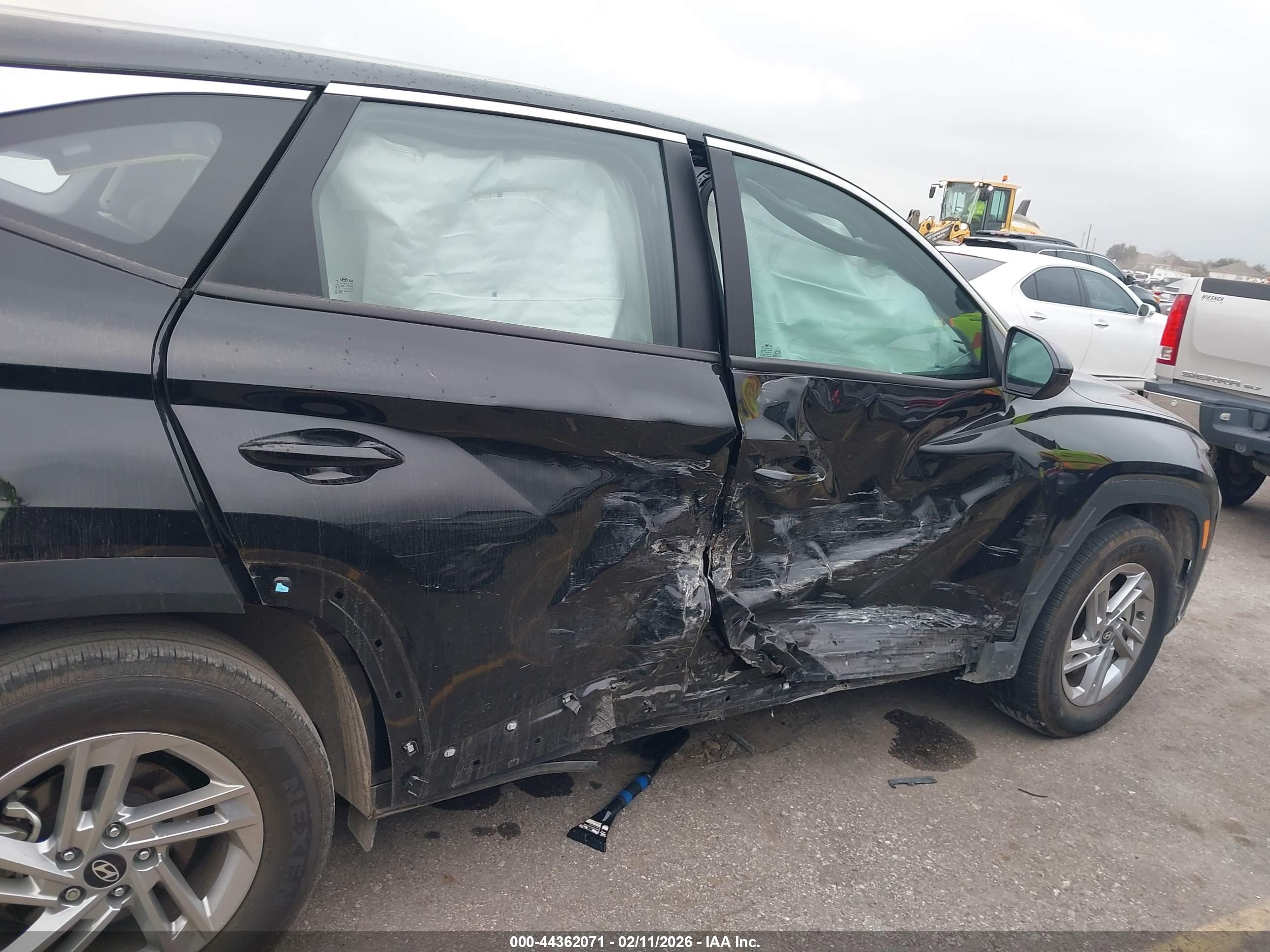 HYUNDAI TUCSON image 6