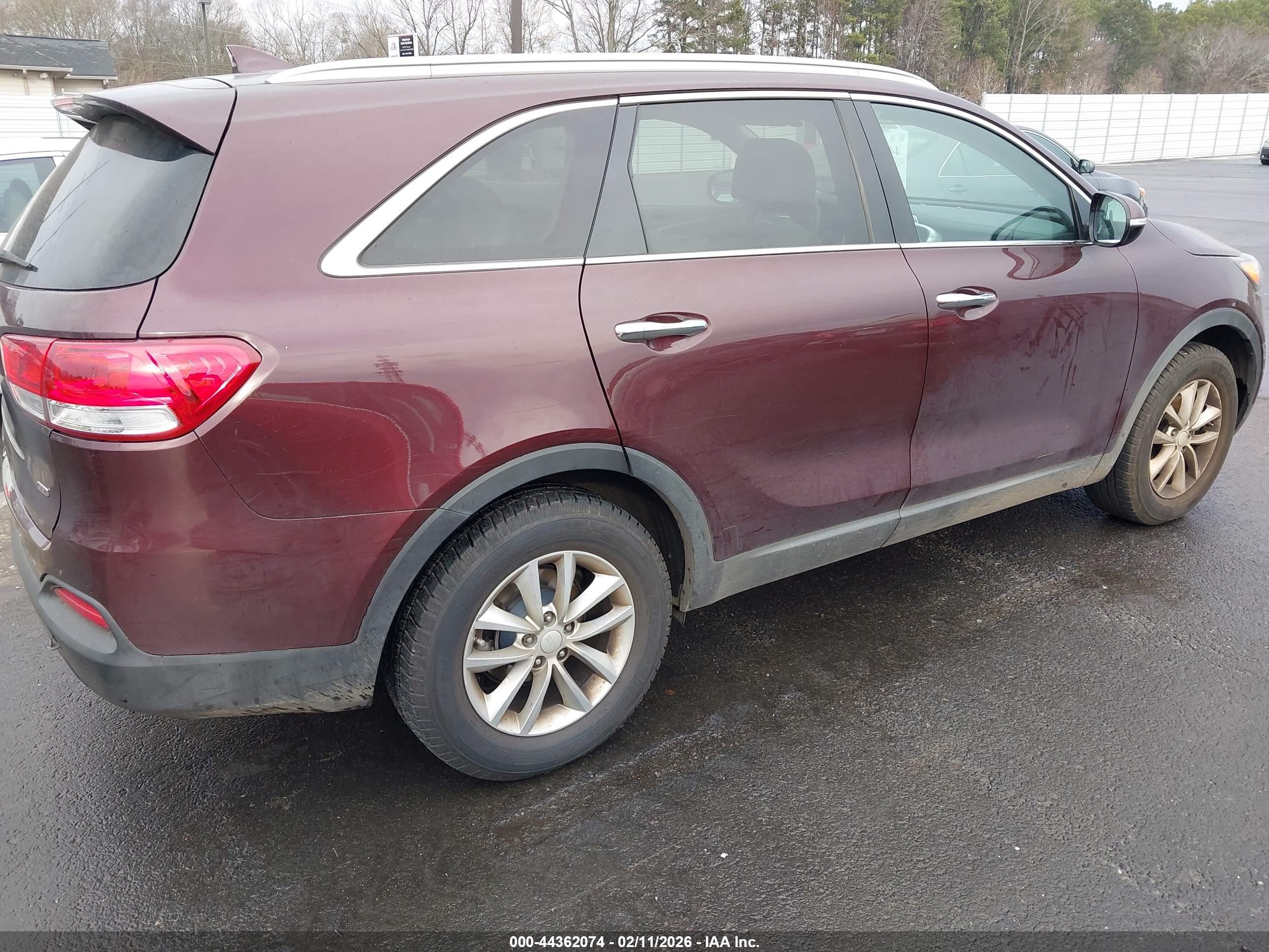 KIA SORENTO image 4