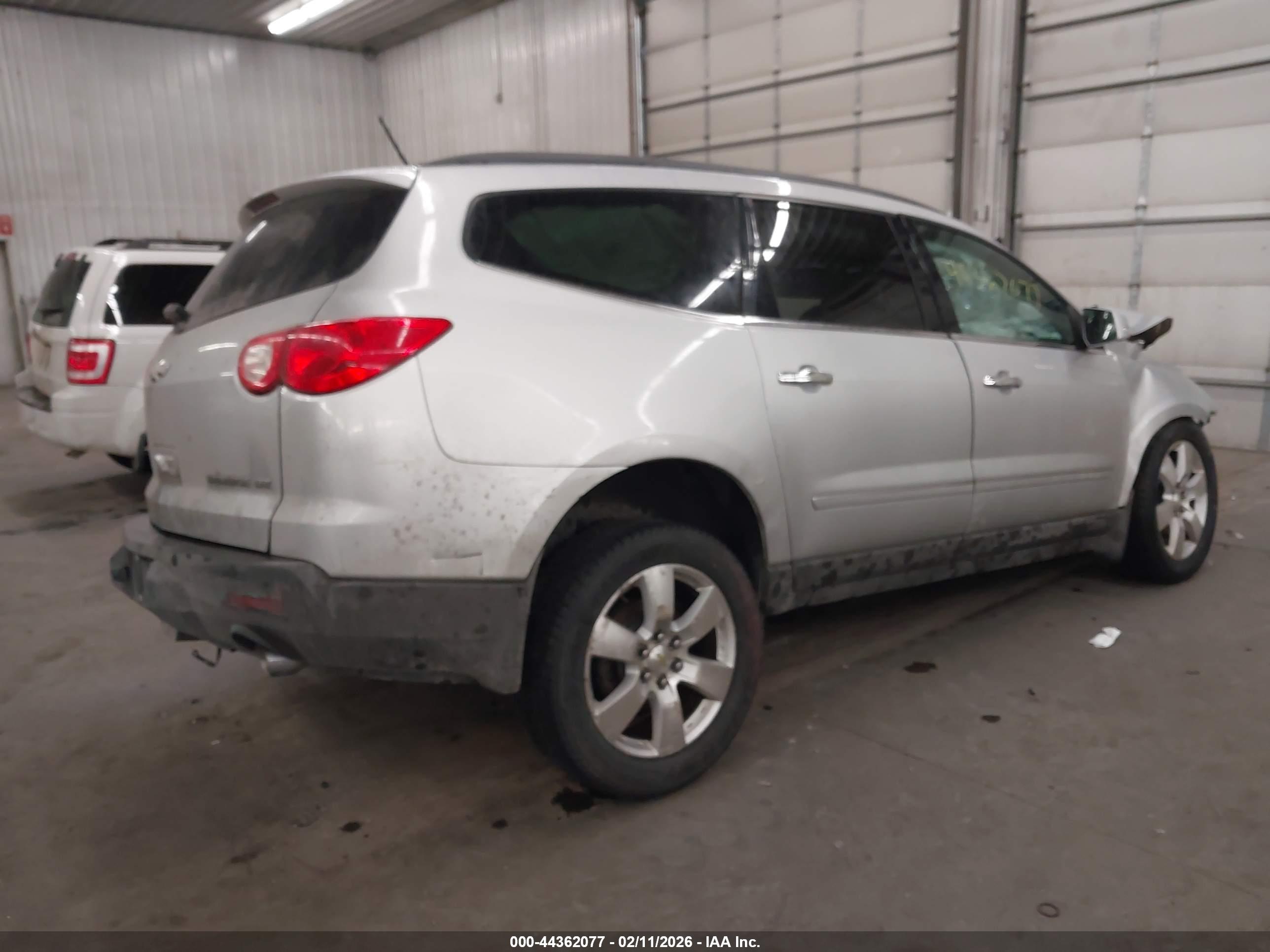 CHEVROLET TRAVERSE image 4