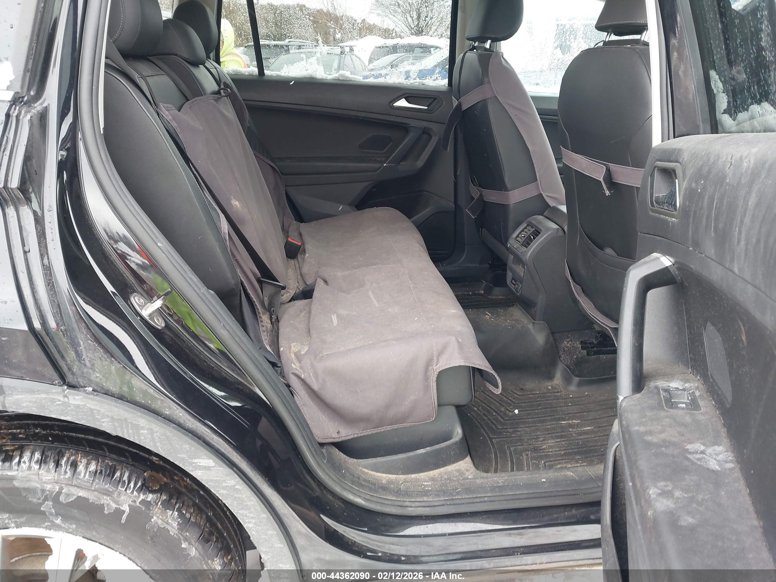VOLKSWAGEN TIGUAN image 8