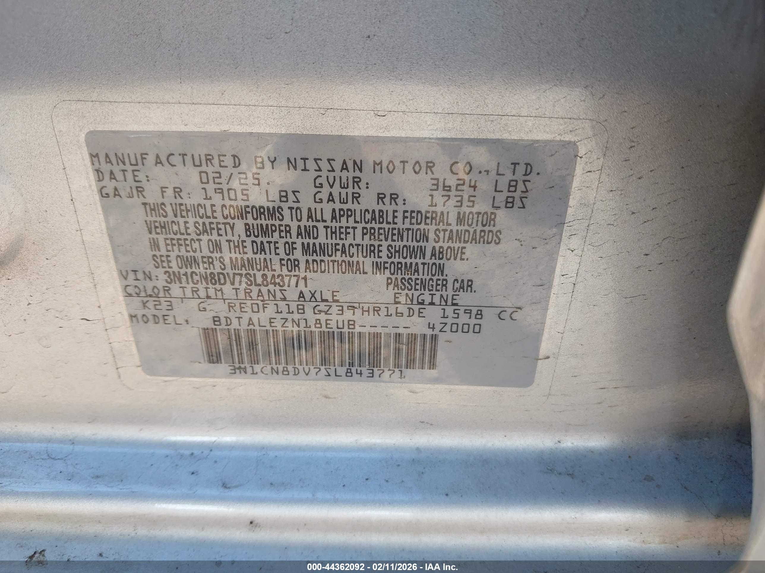 NISSAN VERSA image 9