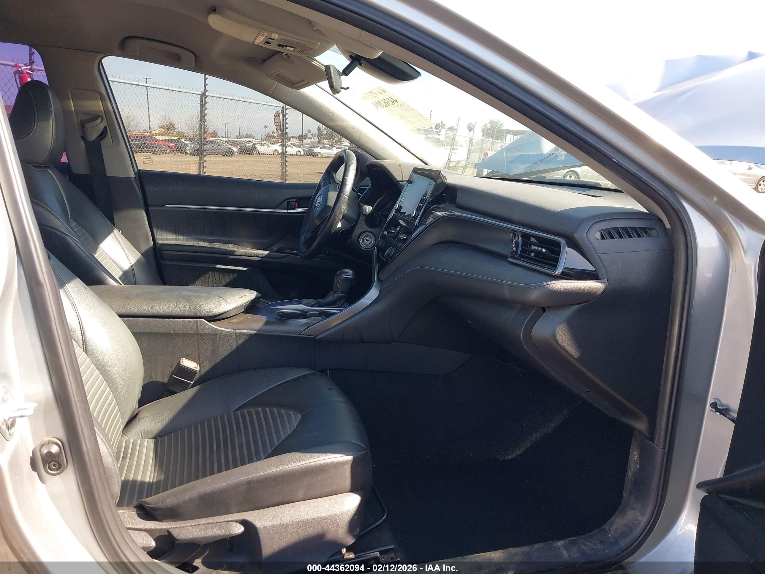 TOYOTA CAMRY image 5