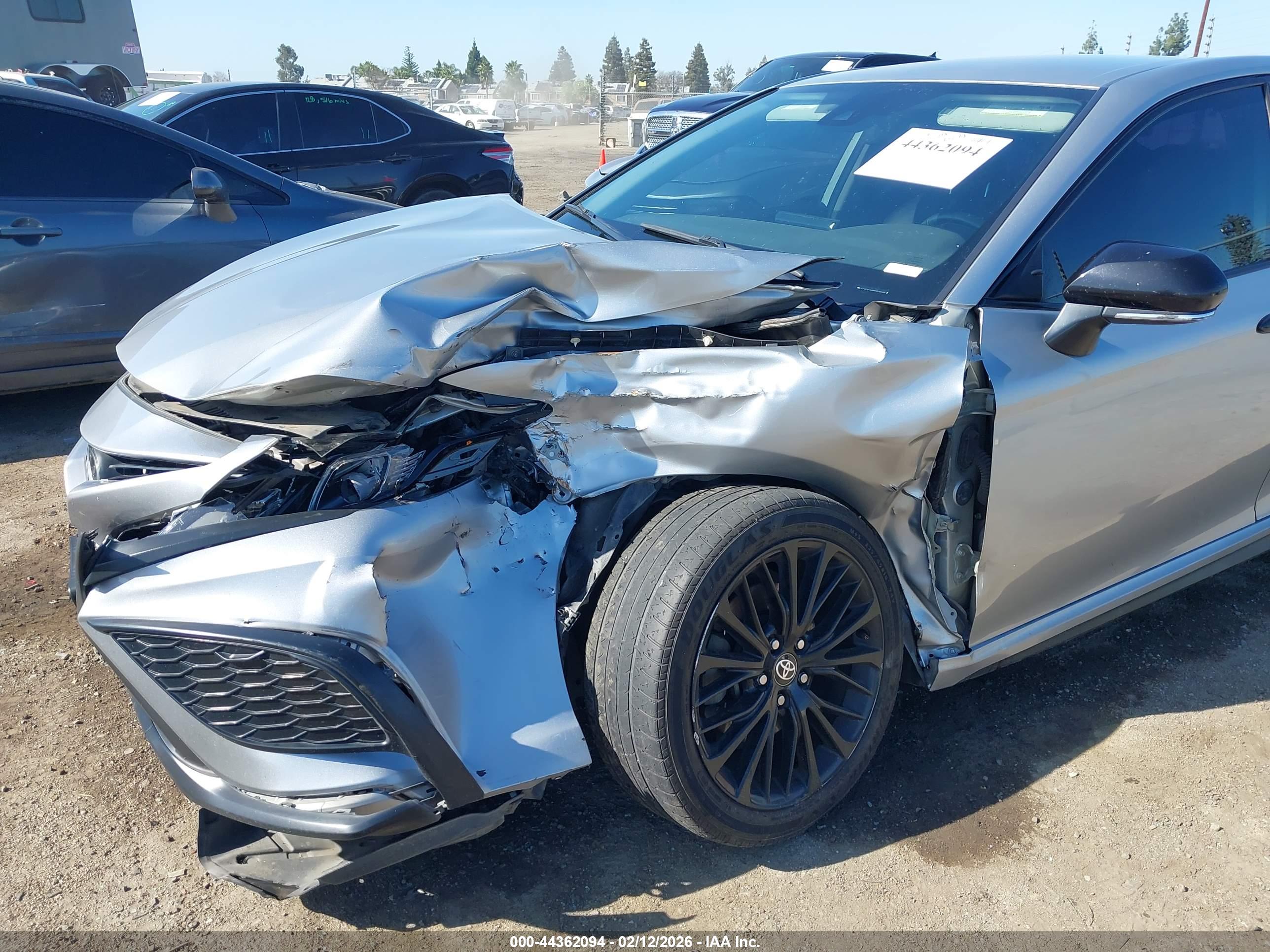 TOYOTA CAMRY image 6